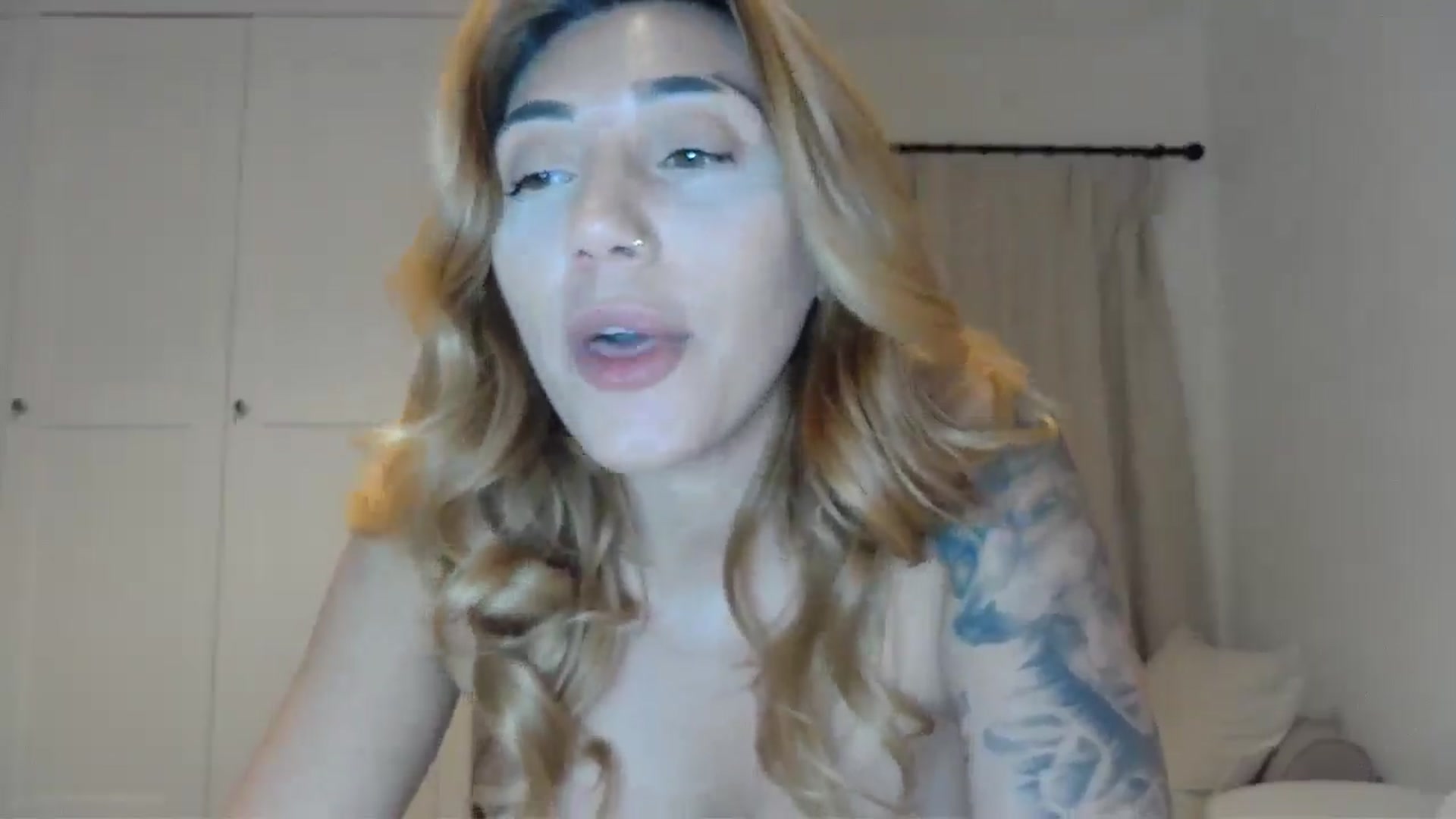 Gallery image thumbnail from EnglishRose3's myfreecams stream on, 05/27/2025, 06:58 image 16 of 20