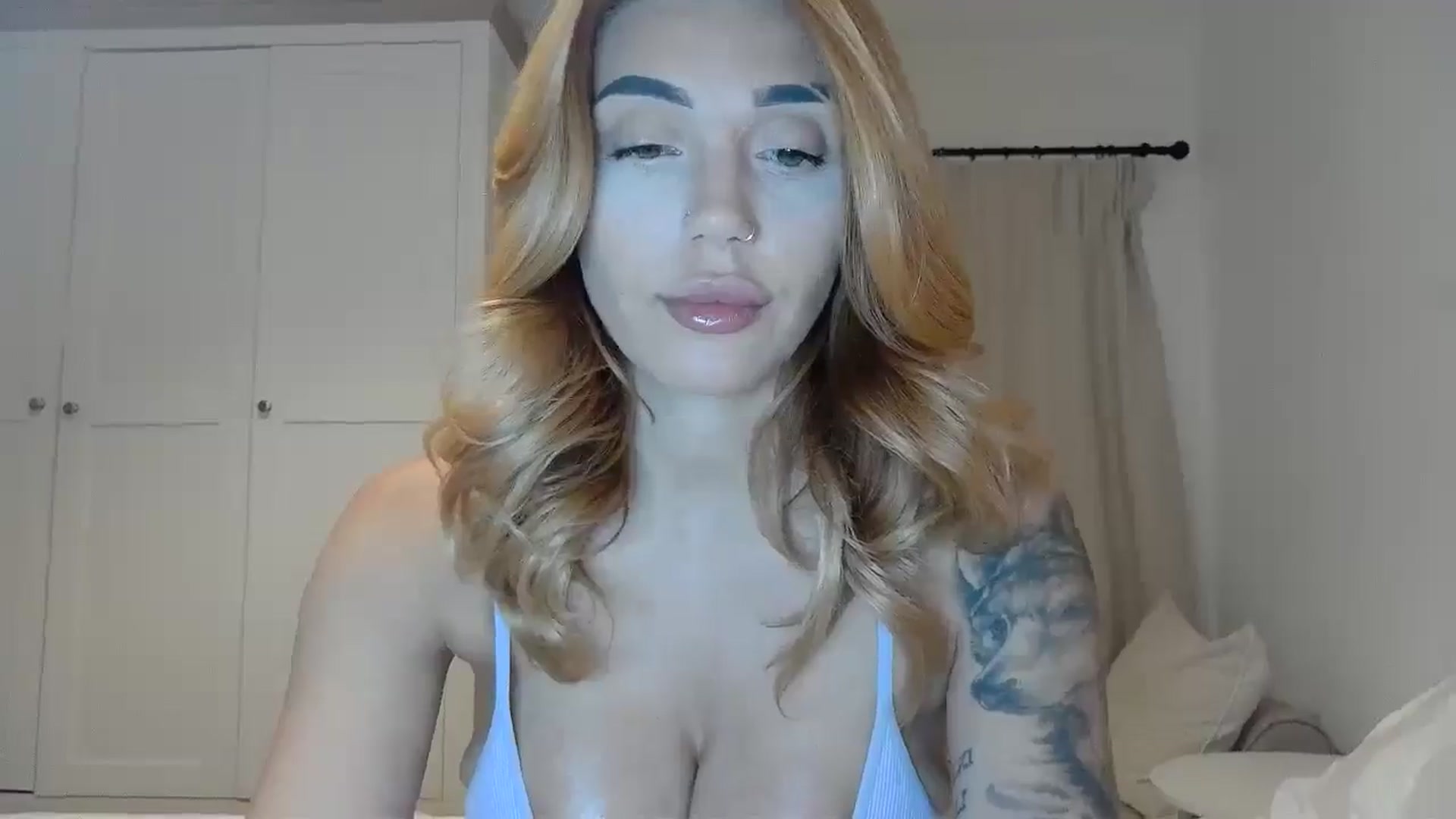 Gallery image thumbnail from EnglishRose3's myfreecams stream on, 06/04/2025, 06:55 image 9 of 20