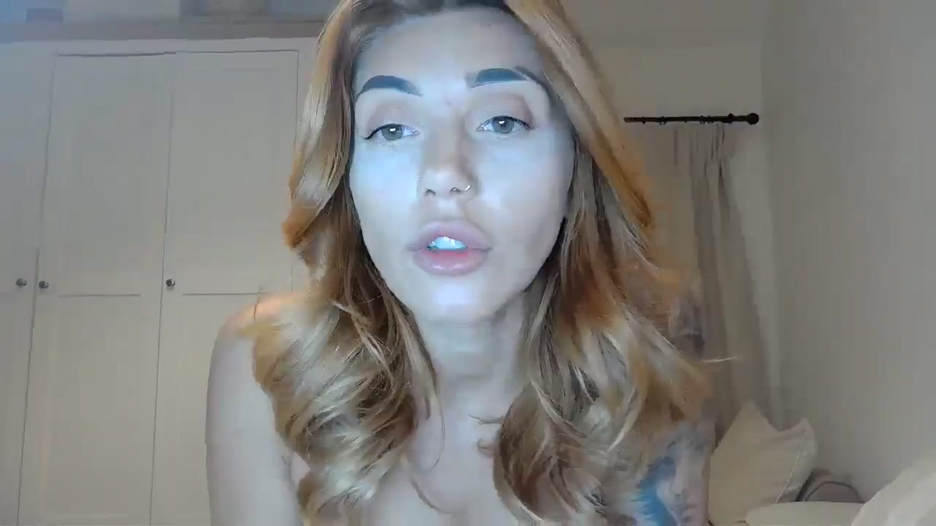 Gallery image thumbnail from EnglishRose3's myfreecams stream on, 06/04/2025, 07:33 image 19 of 20