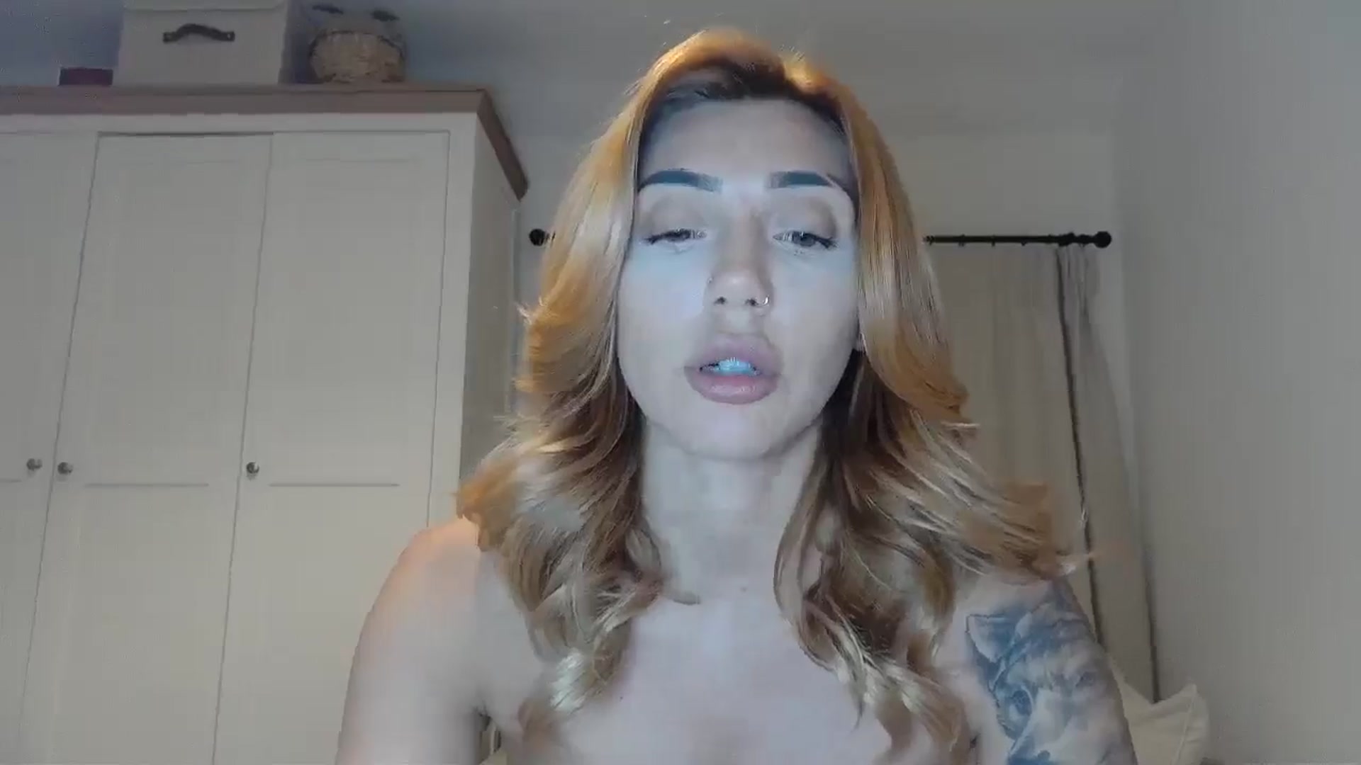 Gallery image thumbnail from EnglishRose3's myfreecams stream on, 06/05/2025, 08:56 image 12 of 20