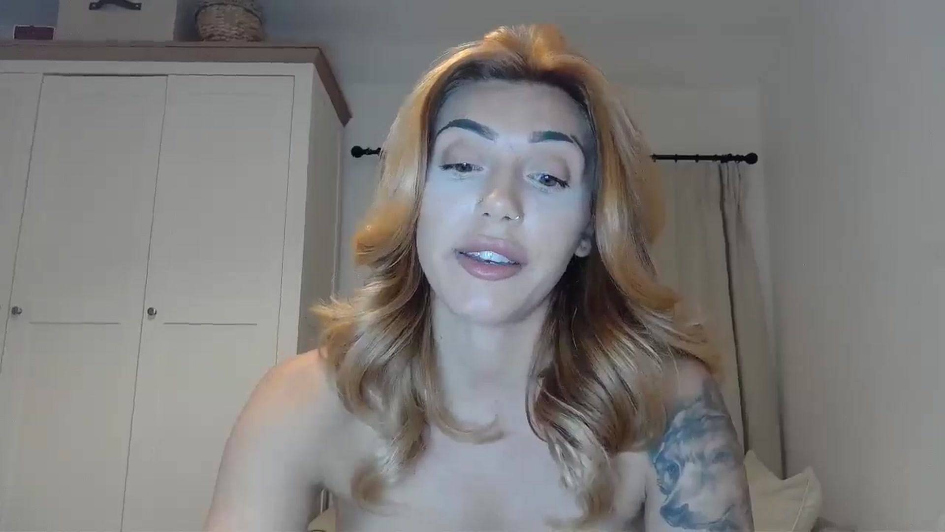 Gallery image thumbnail from EnglishRose3's myfreecams stream on, 06/05/2025, 08:56 image 13 of 20