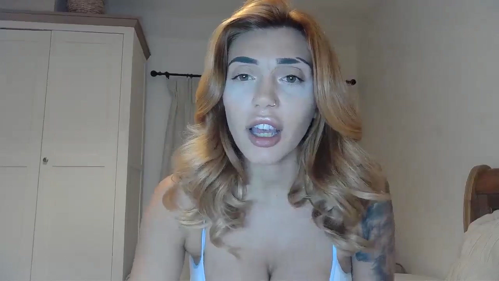 Gallery image thumbnail from EnglishRose3's myfreecams stream on, 06/06/2025, 07:11 image 5 of 20