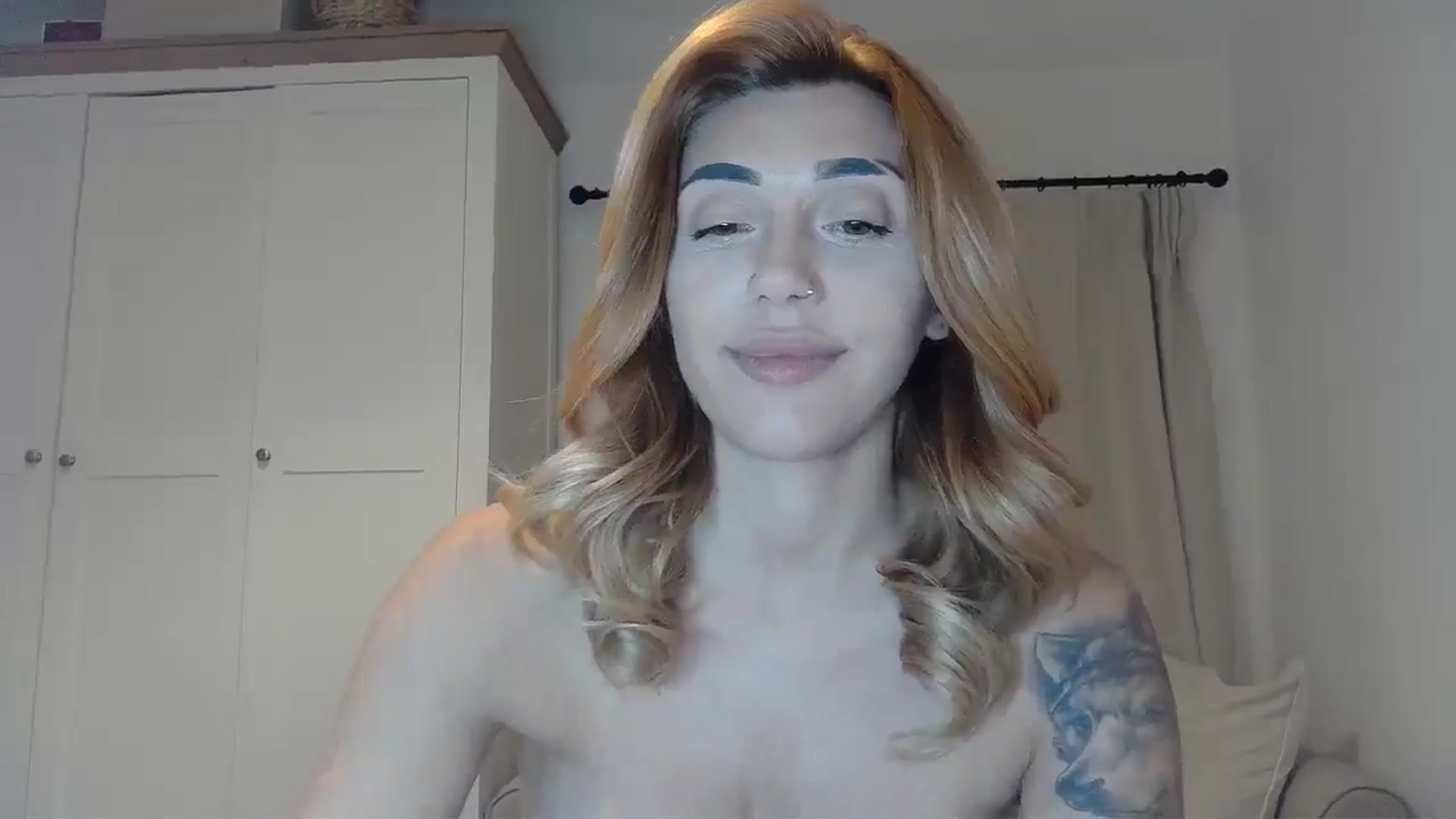 Gallery image thumbnail from EnglishRose3's myfreecams stream on, 06/07/2025, 13:14 image 15 of 20