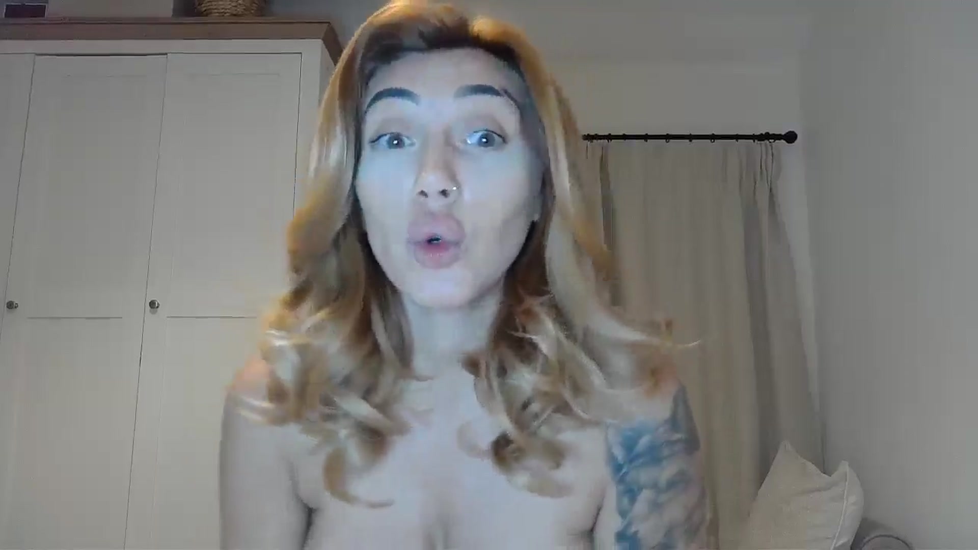 Gallery image thumbnail from EnglishRose3's myfreecams stream on, 06/10/2025, 08:07 image 17 of 20