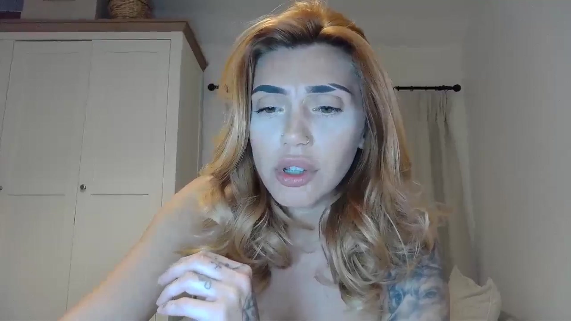 Gallery image thumbnail from EnglishRose3's myfreecams stream on, 06/10/2025, 08:07 image 15 of 20