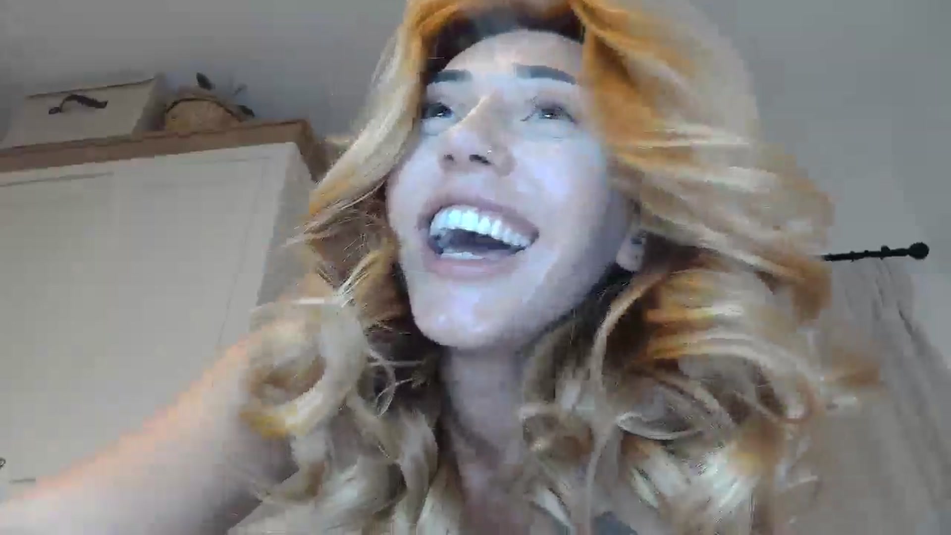 Gallery image thumbnail from EnglishRose3's myfreecams stream on, 06/12/2025, 07:45 image 18 of 20