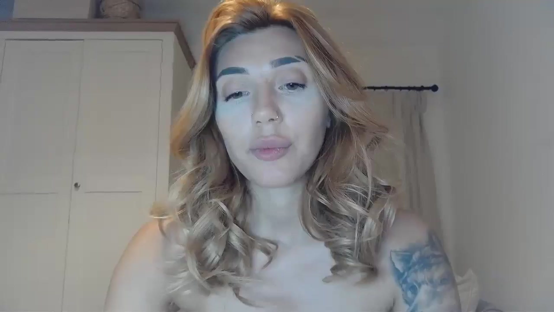 Gallery image thumbnail from EnglishRose3's myfreecams stream on, 06/12/2025, 08:34 image 20 of 20