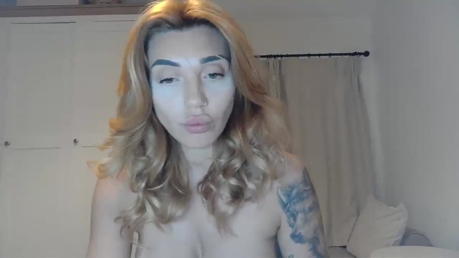 Gallery image thumbnail from EnglishRose3's myfreecams stream on, 06/13/2025, 07:53 image 14 of 20