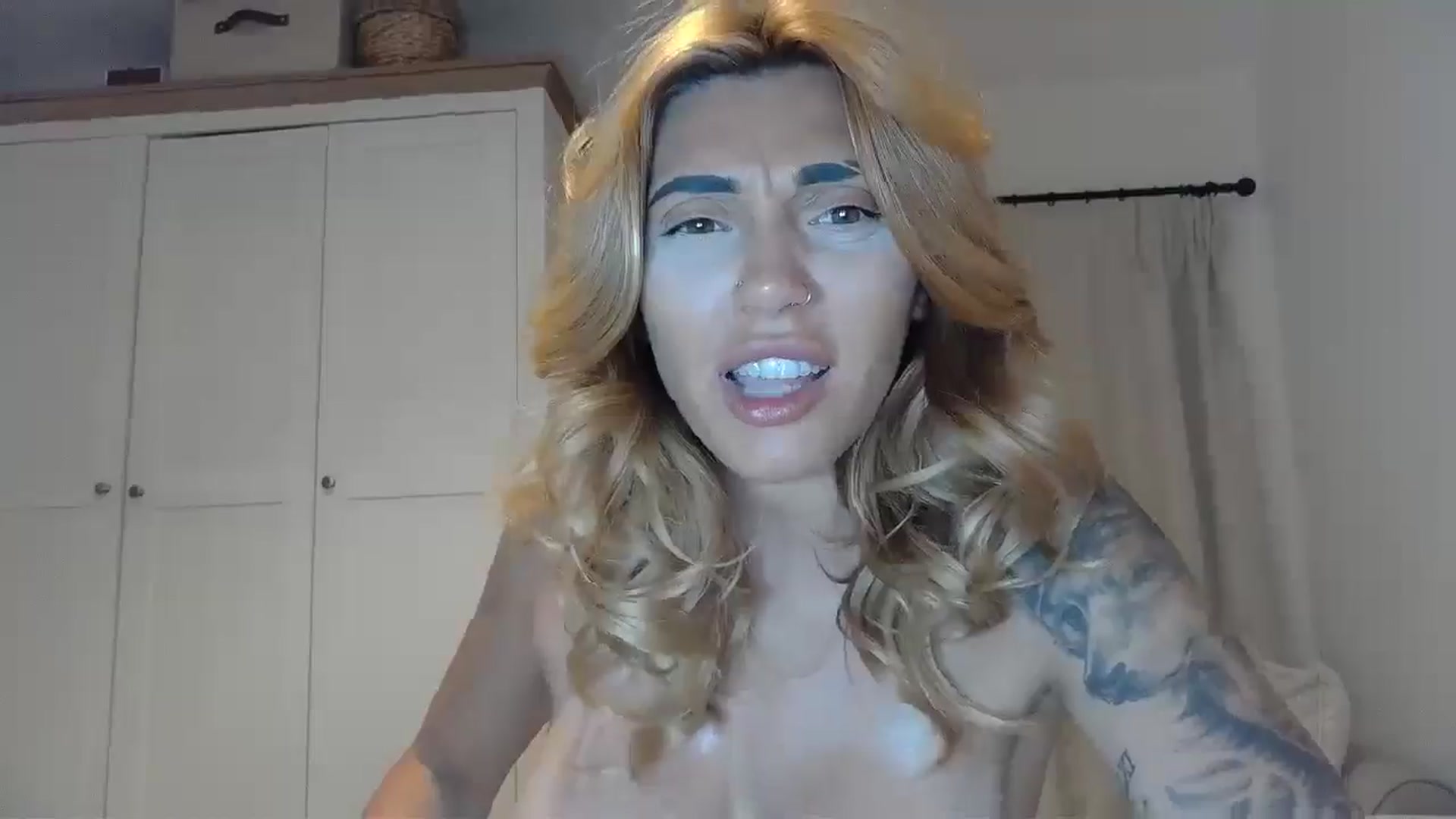 Gallery image thumbnail from EnglishRose3's myfreecams stream on, 06/18/2025, 20:41 image 20 of 20