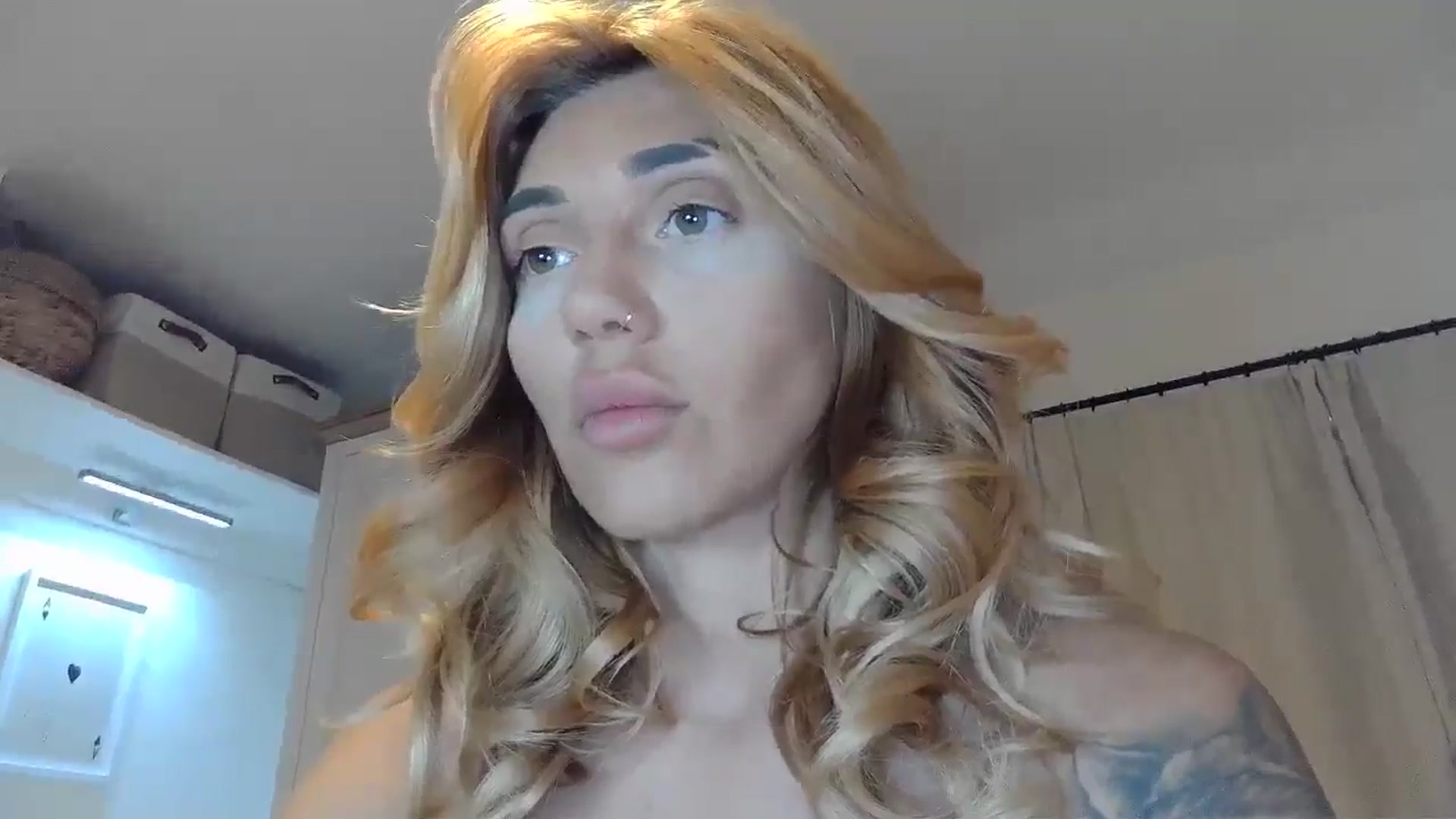 Gallery image thumbnail from EnglishRose3's myfreecams stream on, 06/22/2025, 11:13 image 18 of 20