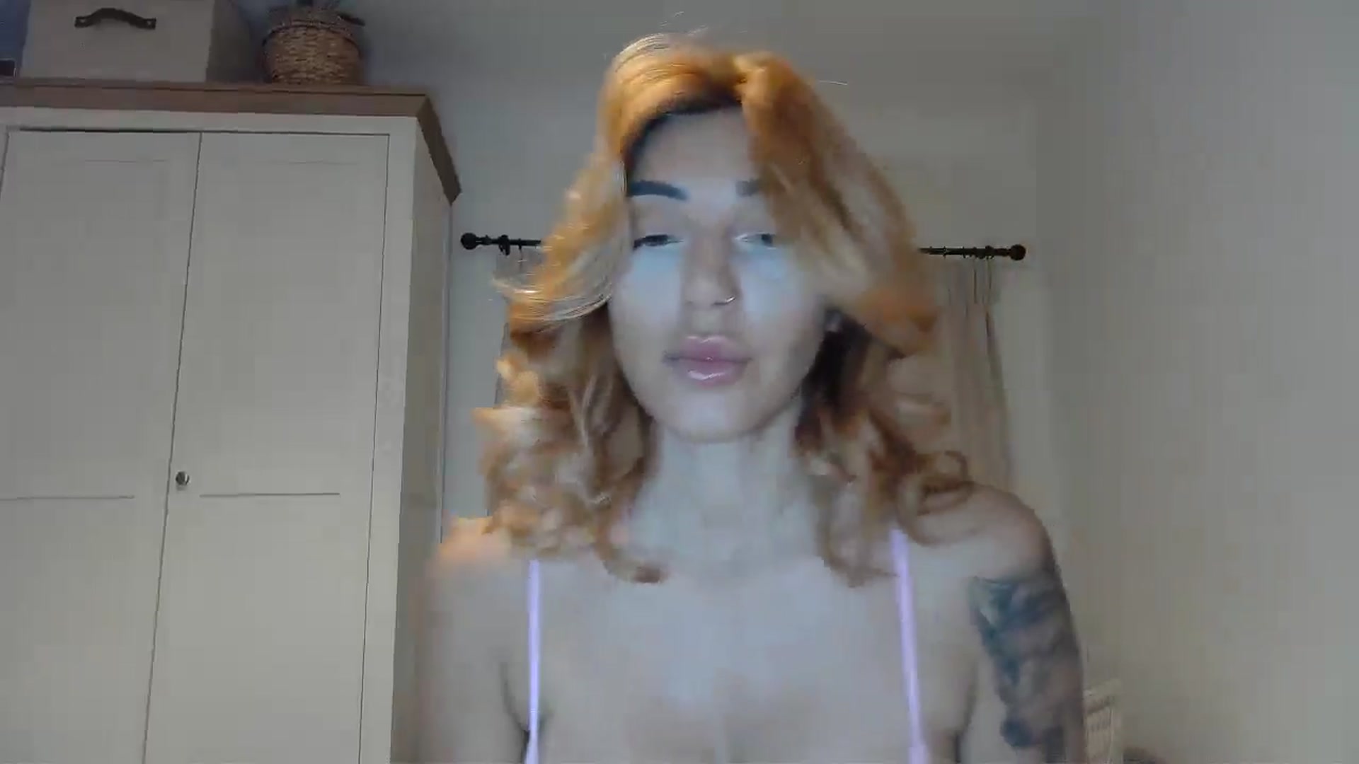 Gallery image thumbnail from EnglishRose3's myfreecams stream on, 06/25/2025, 06:59 image 9 of 20