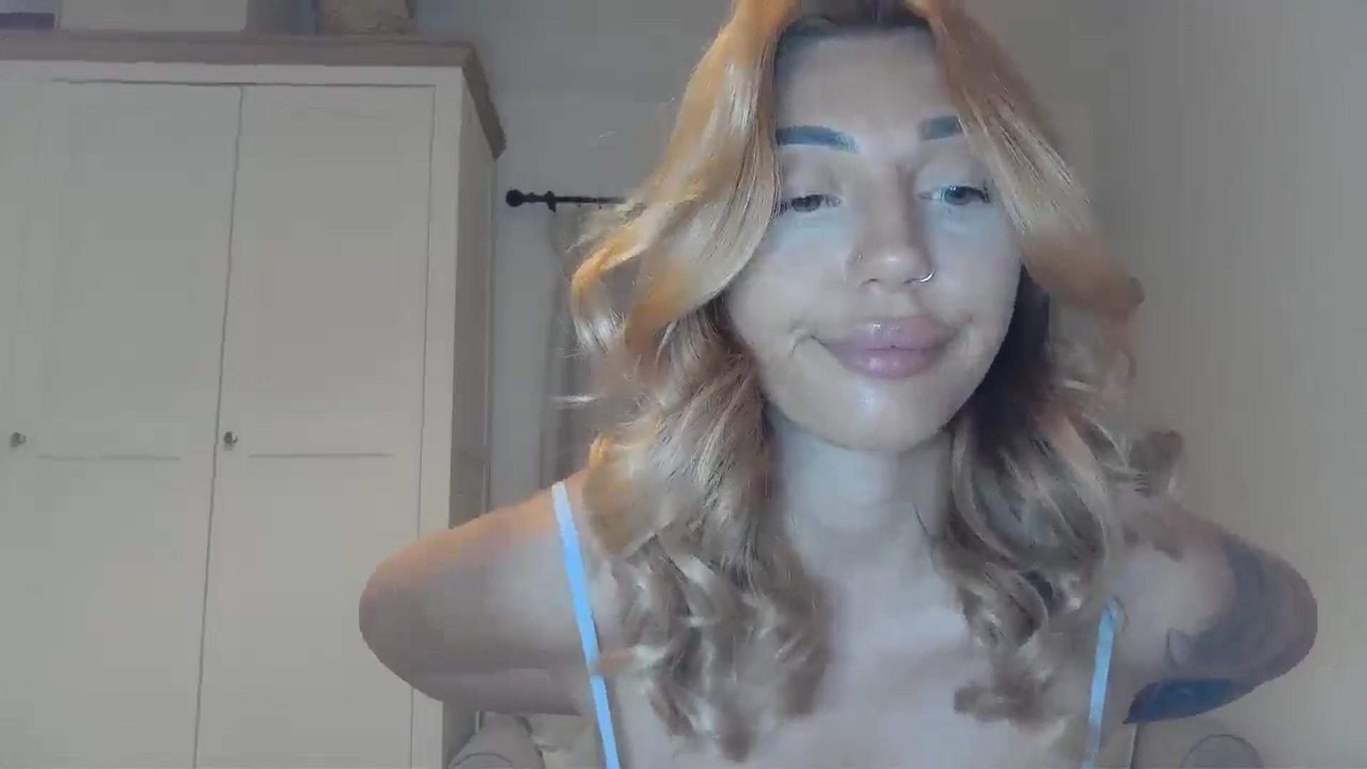 Gallery image thumbnail from EnglishRose3's myfreecams stream on, 06/26/2025, 06:51 image 7 of 20