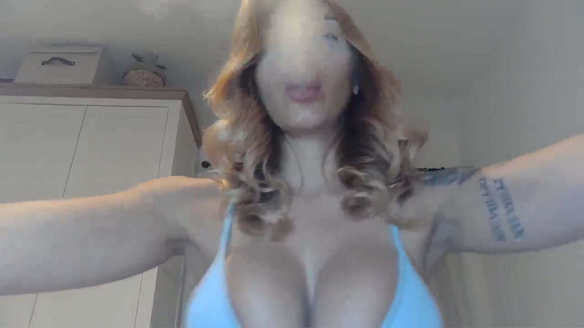 Gallery image thumbnail from EnglishRose3's myfreecams stream on, 06/26/2025, 06:51 image 20 of 20