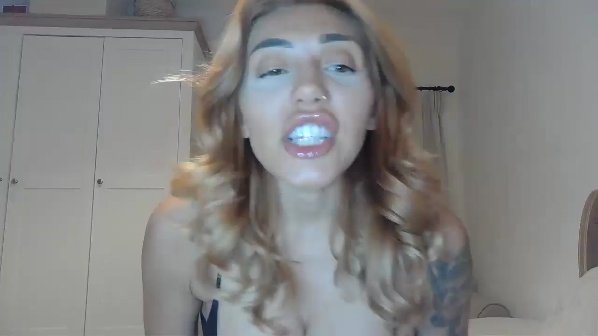 Gallery image thumbnail from EnglishRose3's myfreecams stream on, 06/27/2025, 06:16 image 1 of 20
