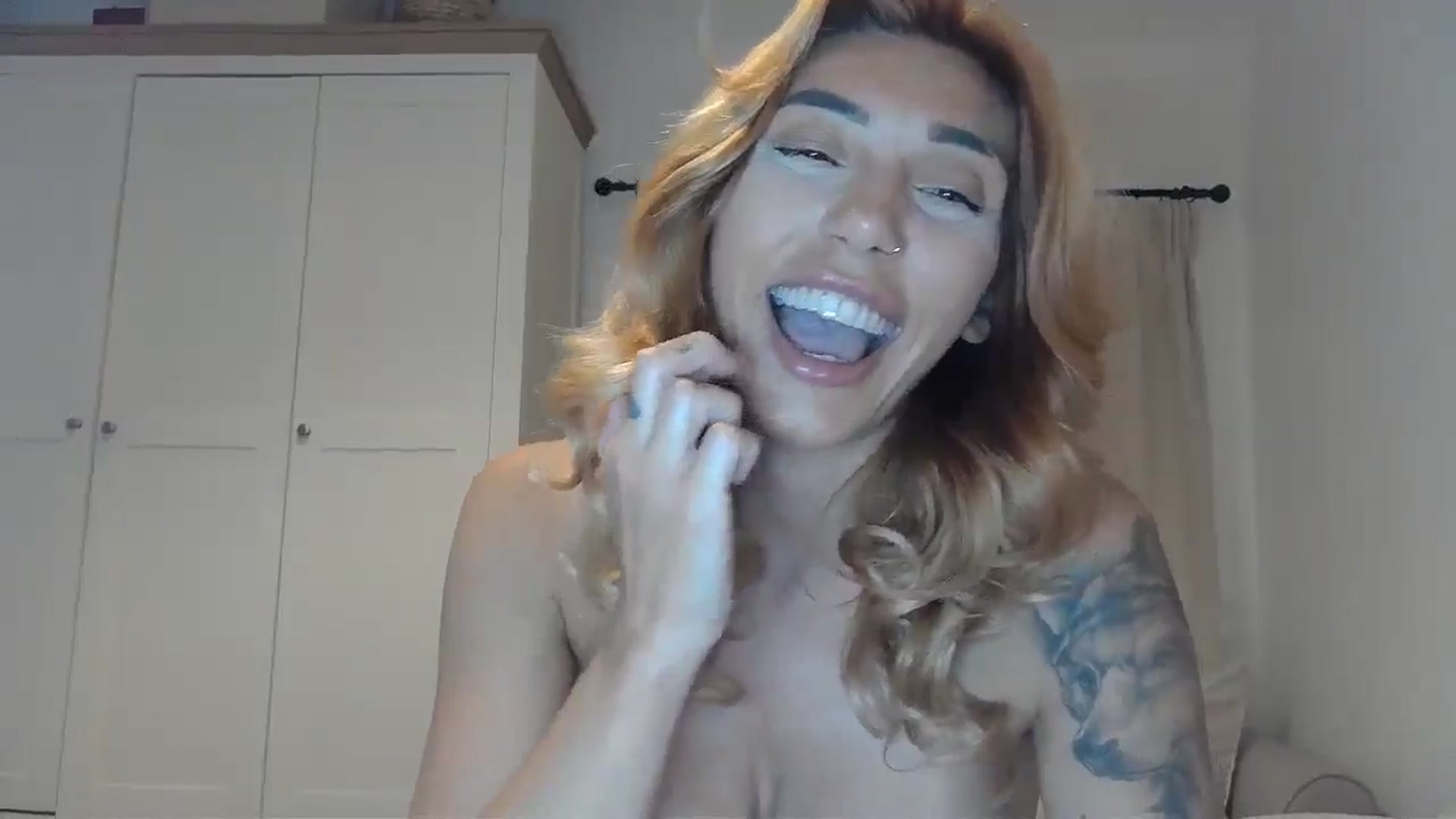 Gallery image thumbnail from EnglishRose3's myfreecams stream on, 06/27/2025, 08:00 image 8 of 20