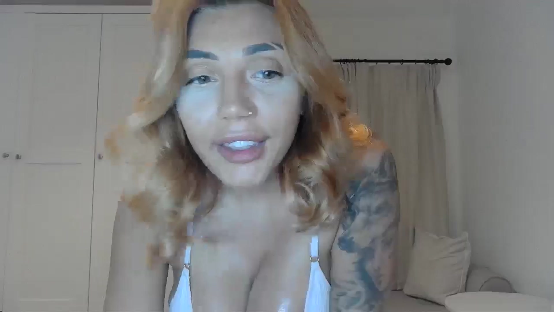 Gallery image thumbnail from EnglishRose3's myfreecams stream on, 06/30/2025, 06:36 image 6 of 20