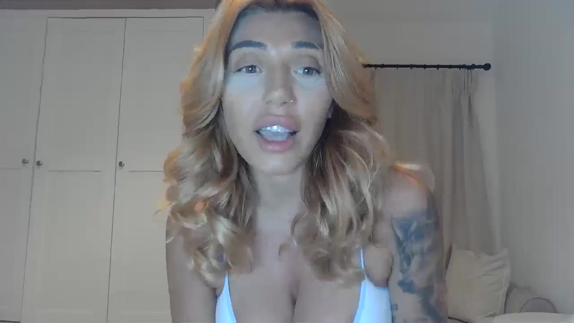 Gallery image thumbnail from EnglishRose3's myfreecams stream on, 07/01/2025, 06:24 image 15 of 20