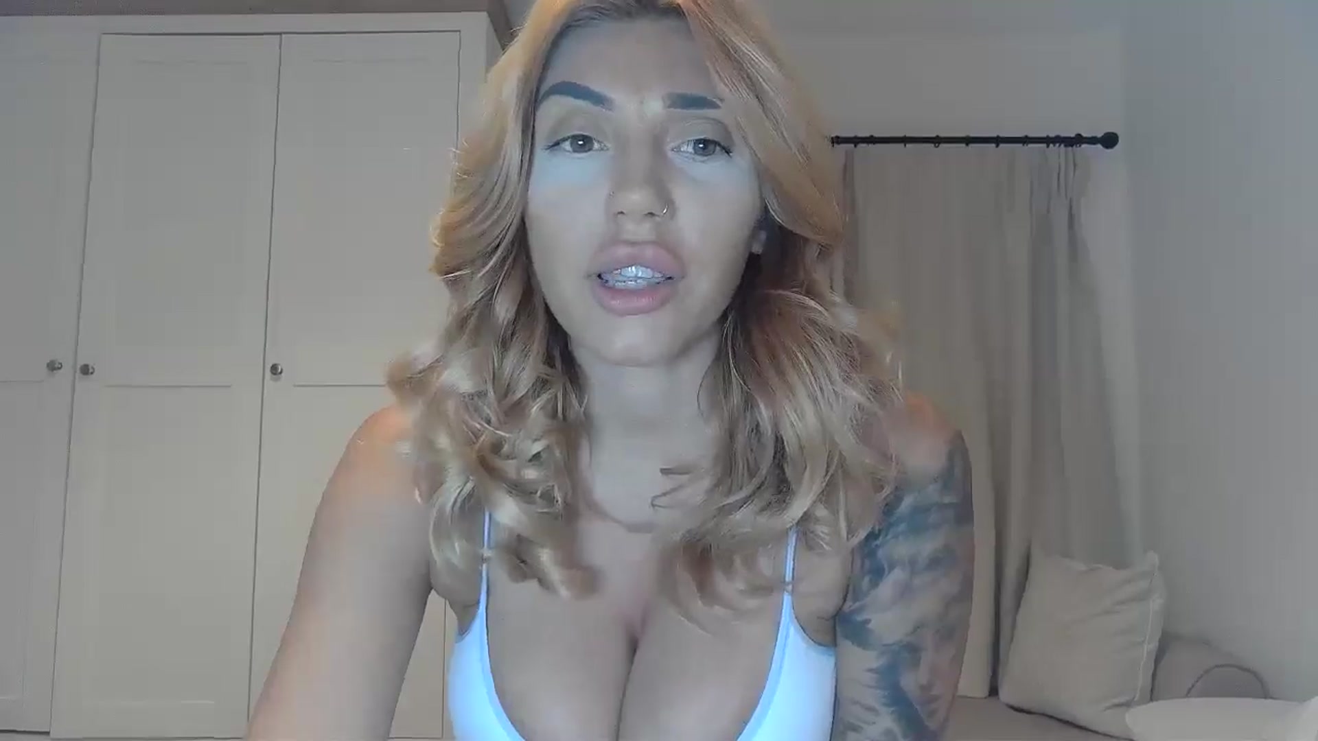 Gallery image thumbnail from EnglishRose3's myfreecams stream on, 07/01/2025, 06:24 image 8 of 20