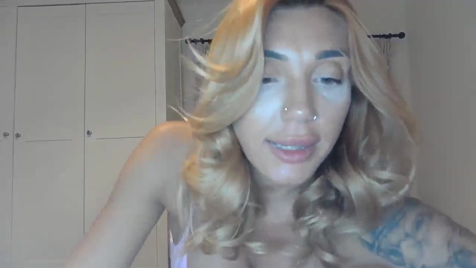 Gallery image thumbnail from EnglishRose3's myfreecams stream on, 07/03/2025, 19:11 image 19 of 20