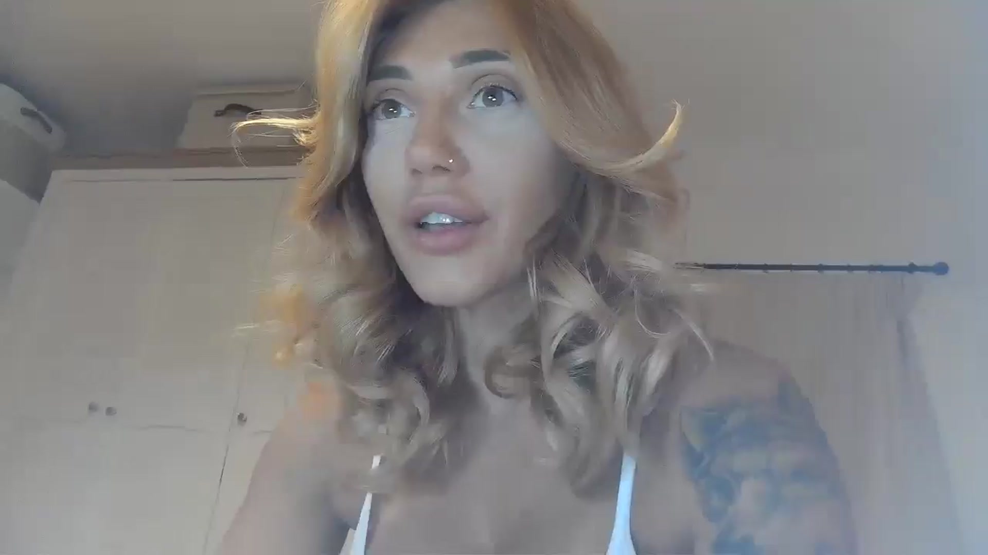 Gallery image thumbnail from EnglishRose3's myfreecams stream on, 07/08/2025, 06:36 image 17 of 20
