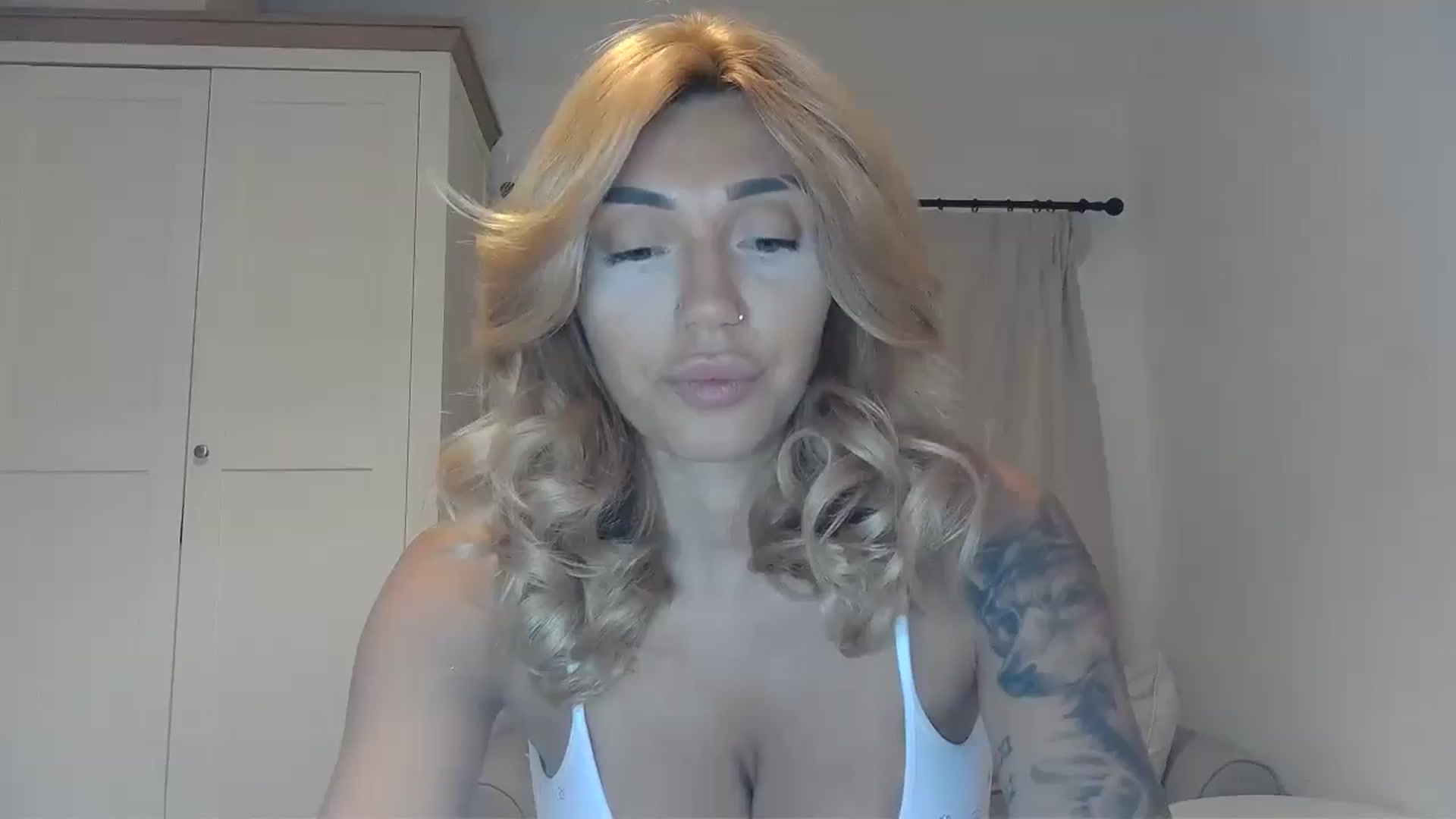 Gallery image thumbnail from EnglishRose3's myfreecams stream on, 07/08/2025, 06:36 image 18 of 20