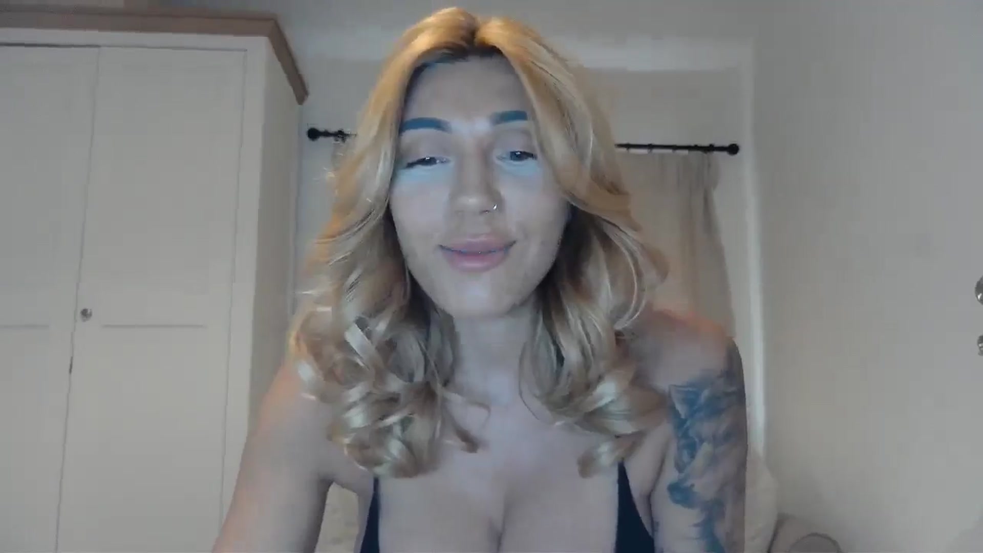 Gallery image thumbnail from EnglishRose3's myfreecams stream on, 07/10/2025, 06:48 image 15 of 20