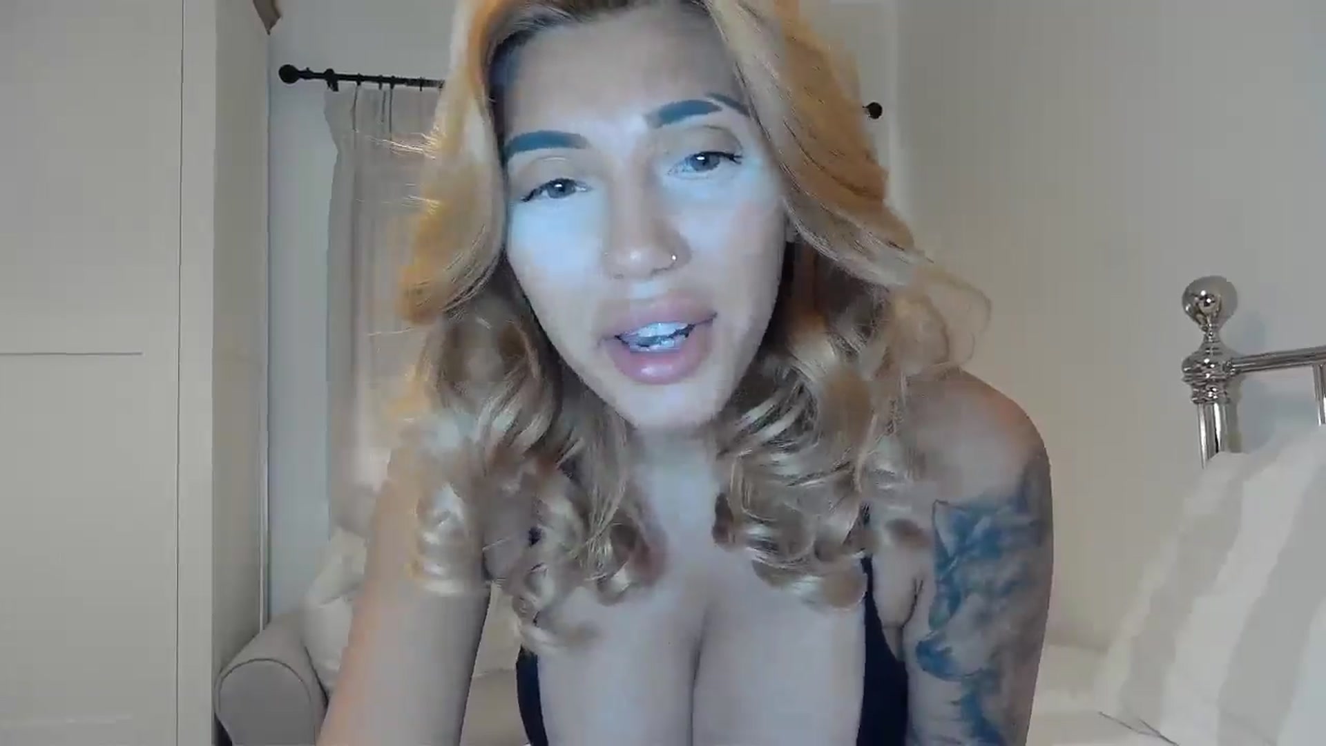 Gallery image thumbnail from EnglishRose3's myfreecams stream on, 07/16/2025, 06:22 image 12 of 20