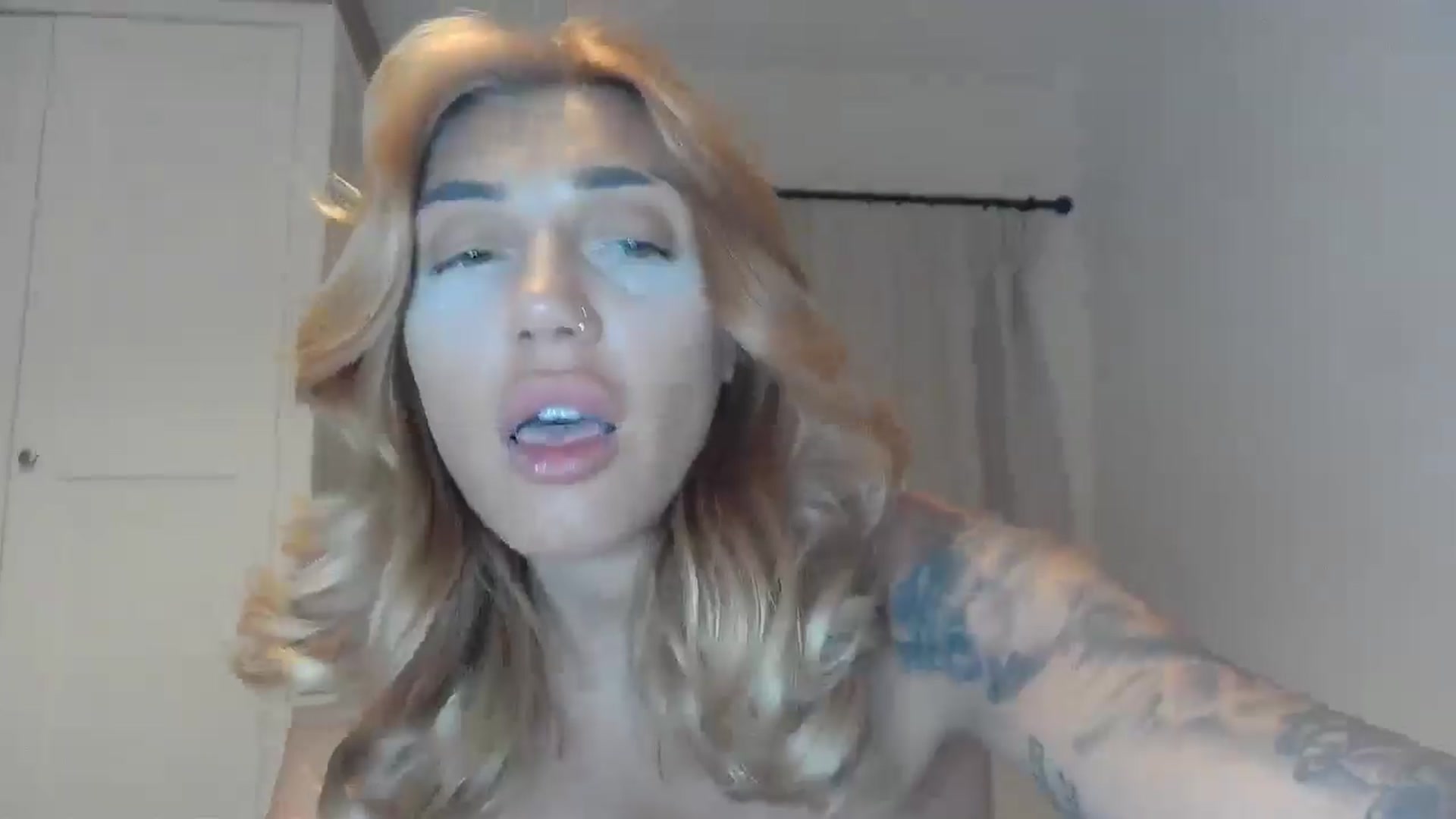 Gallery image thumbnail from EnglishRose3's myfreecams stream on, 07/16/2025, 20:23 image 8 of 20