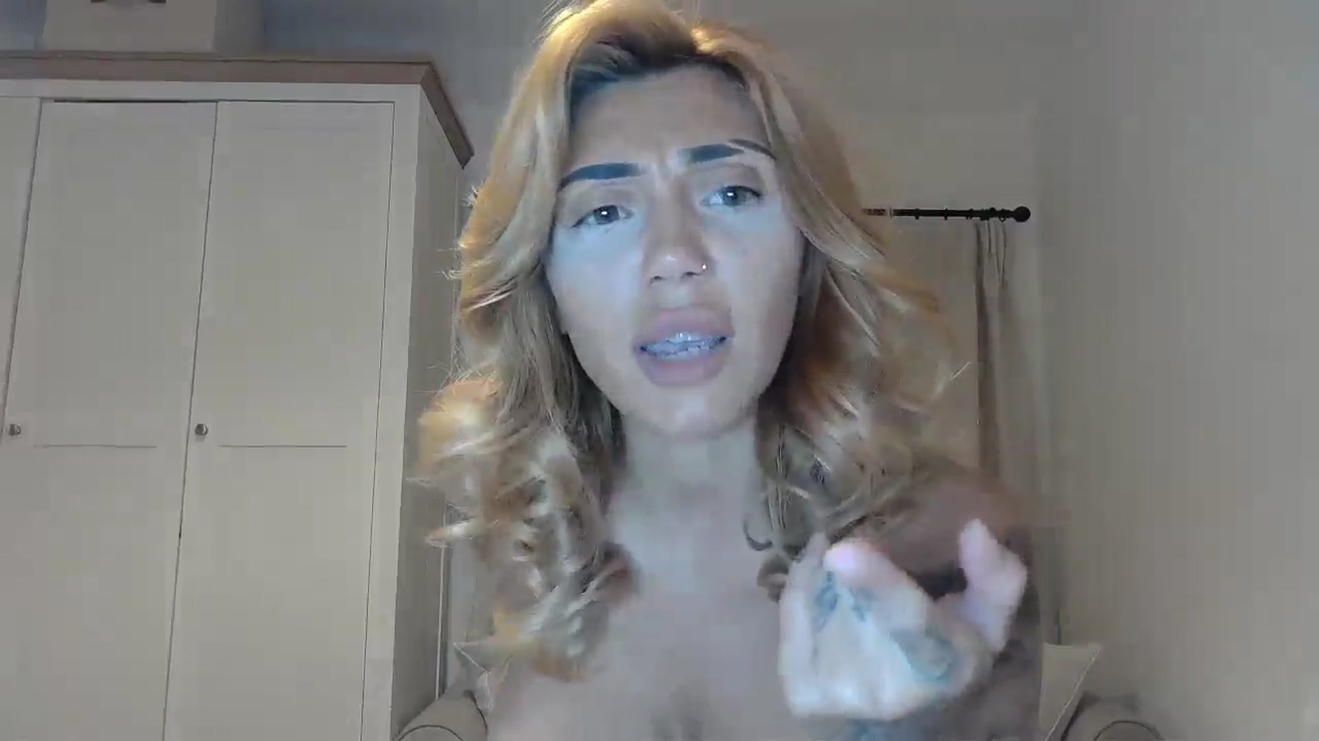Gallery image thumbnail from EnglishRose3's myfreecams stream on, 07/30/2025, 08:37 image 18 of 20