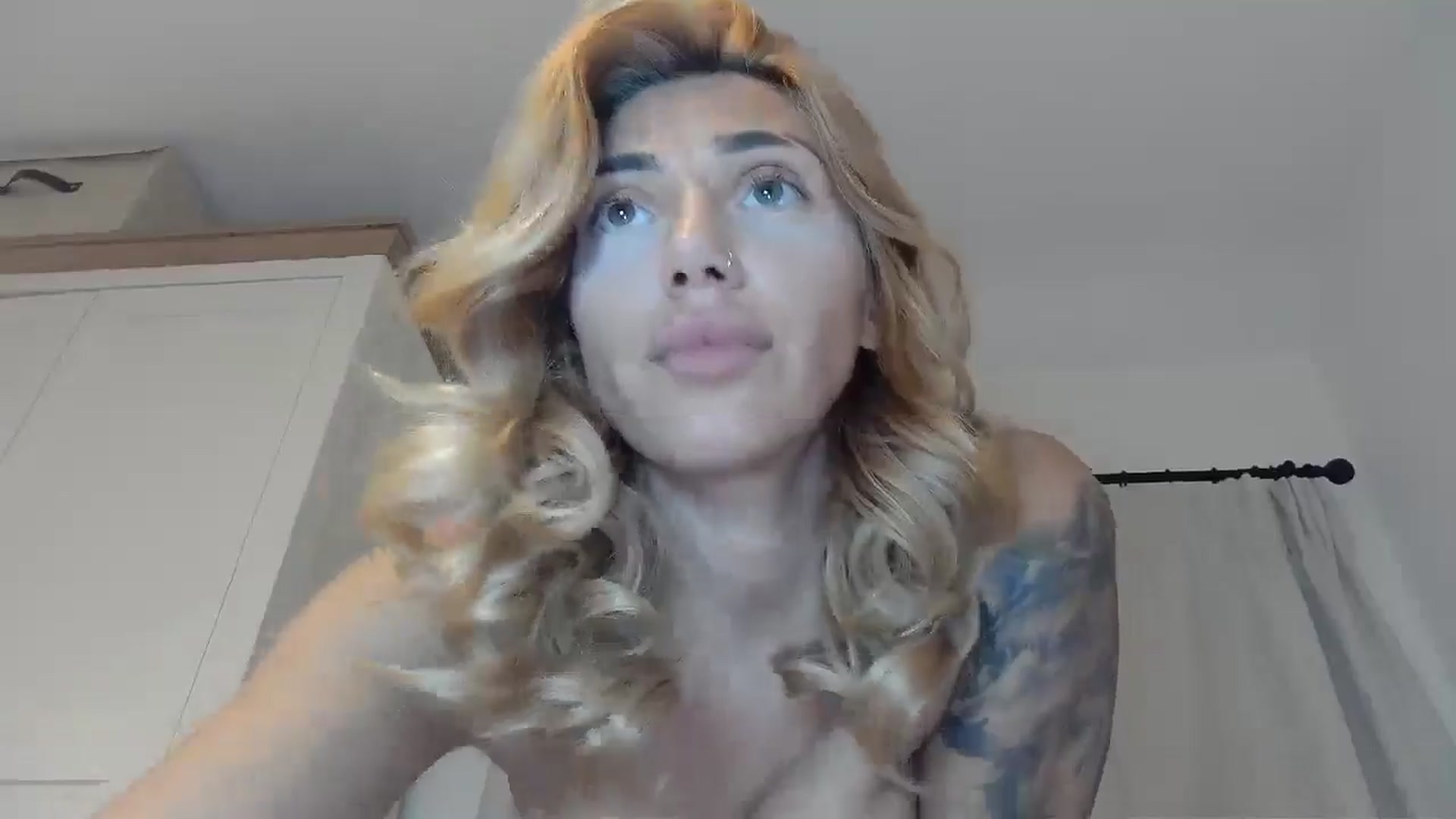 Gallery image thumbnail from EnglishRose3's myfreecams stream on, 07/30/2025, 08:37 image 16 of 20