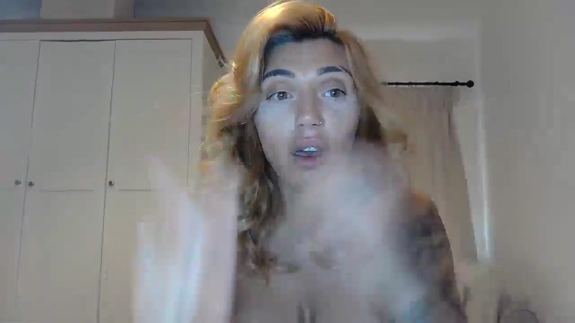 Gallery image thumbnail from EnglishRose3's myfreecams stream on, 08/05/2025, 08:15 image 12 of 20
