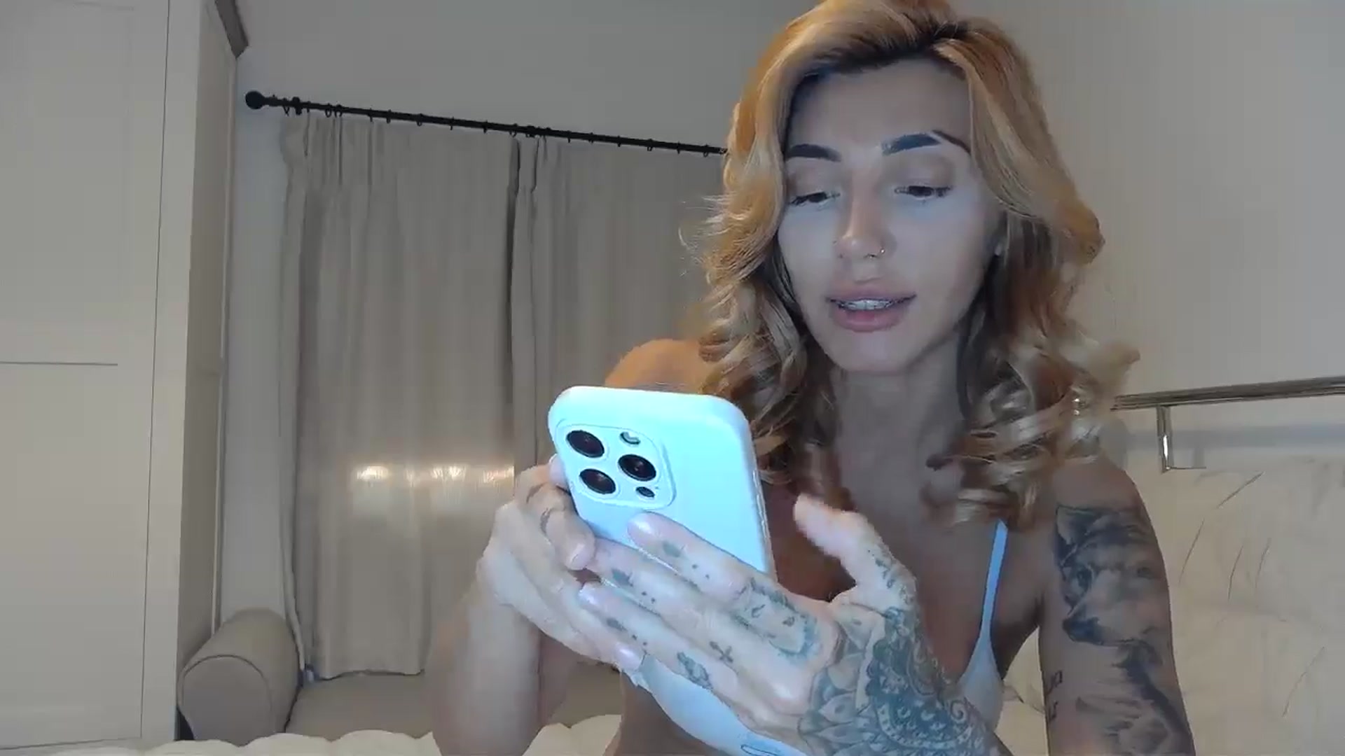 Gallery image thumbnail from EnglishRose3's myfreecams stream on, 08/07/2025, 07:17 image 3 of 20