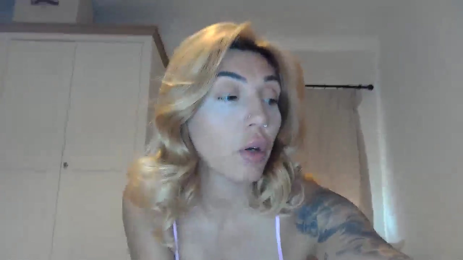 Gallery image thumbnail from EnglishRose3's myfreecams stream on, 08/08/2025, 07:04 image 16 of 20