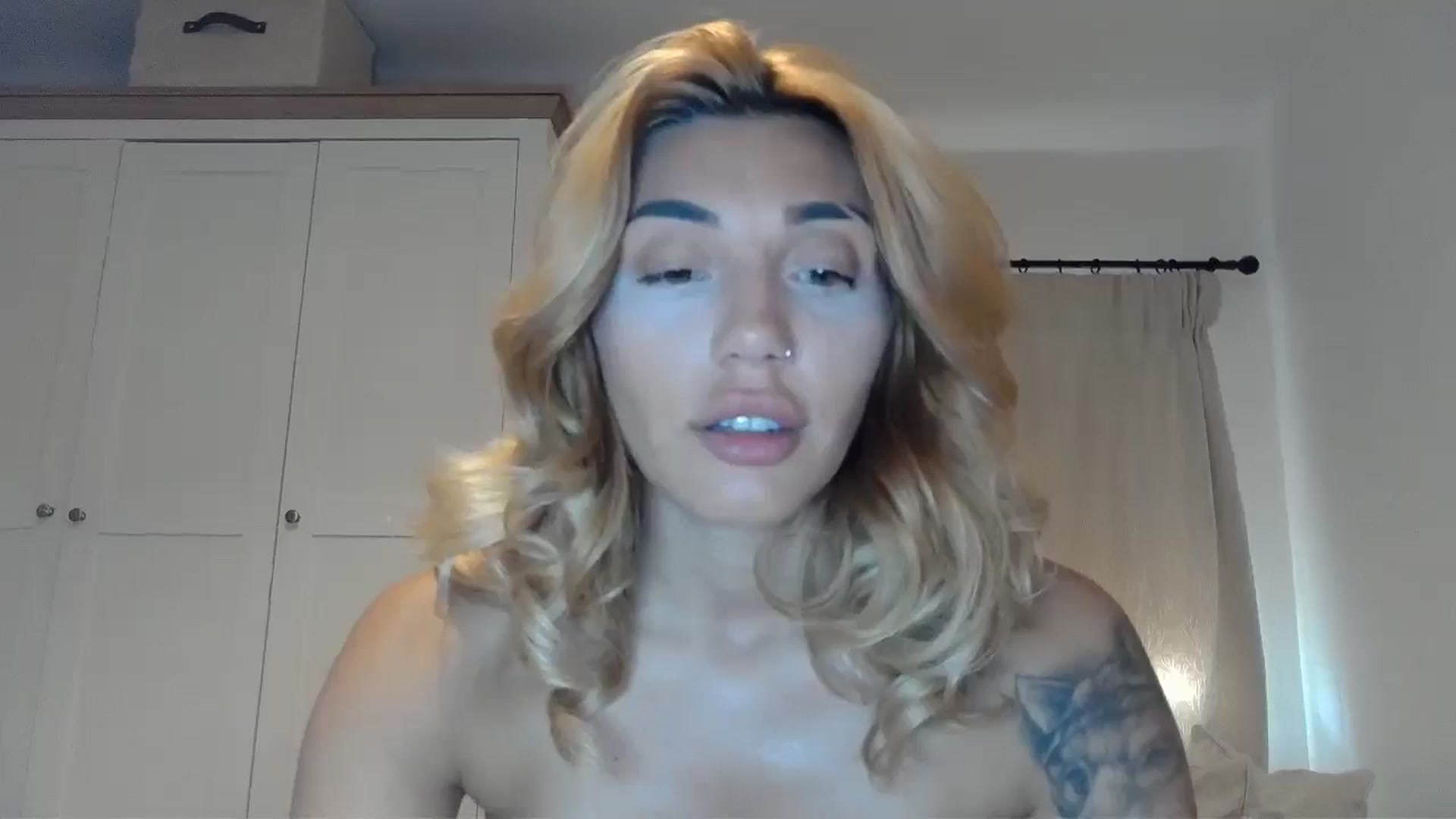 Gallery image thumbnail from EnglishRose3's myfreecams stream on, 08/08/2025, 07:04 image 11 of 20