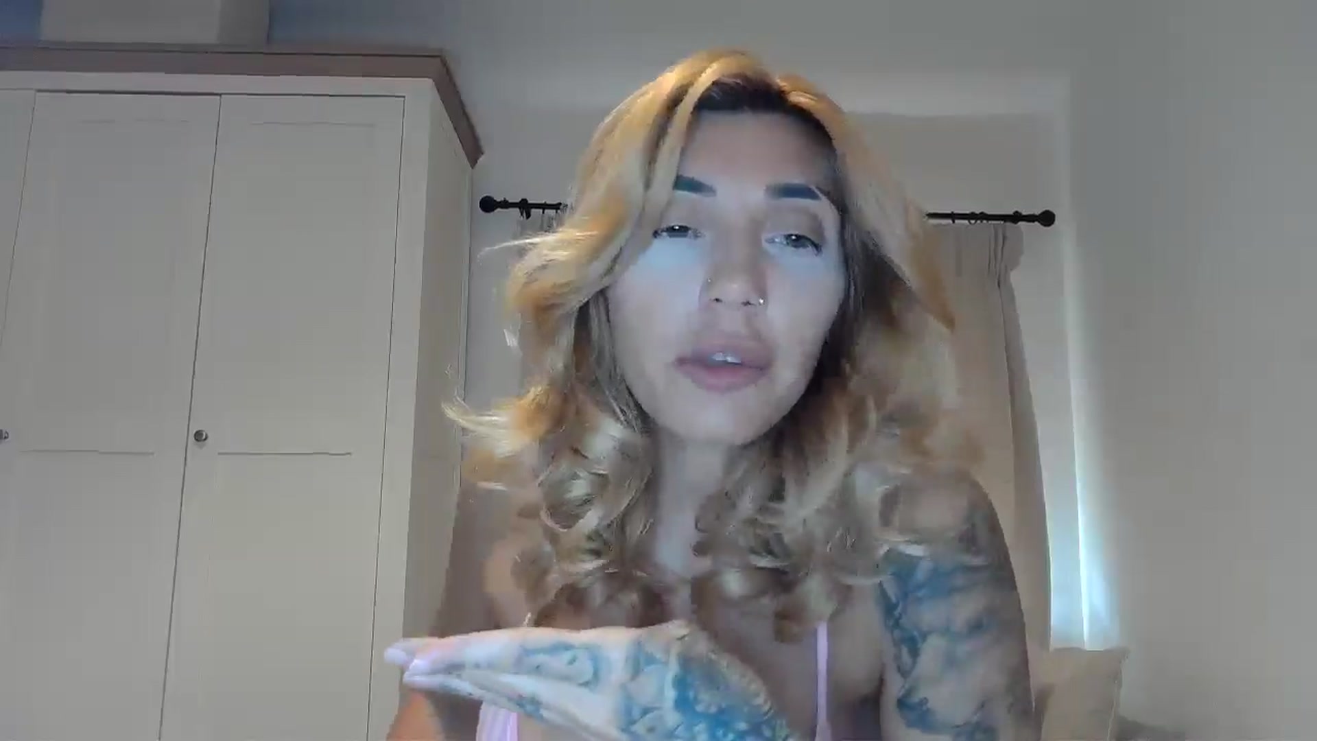 Gallery image thumbnail from EnglishRose3's myfreecams stream on, 08/08/2025, 07:43 image 20 of 20