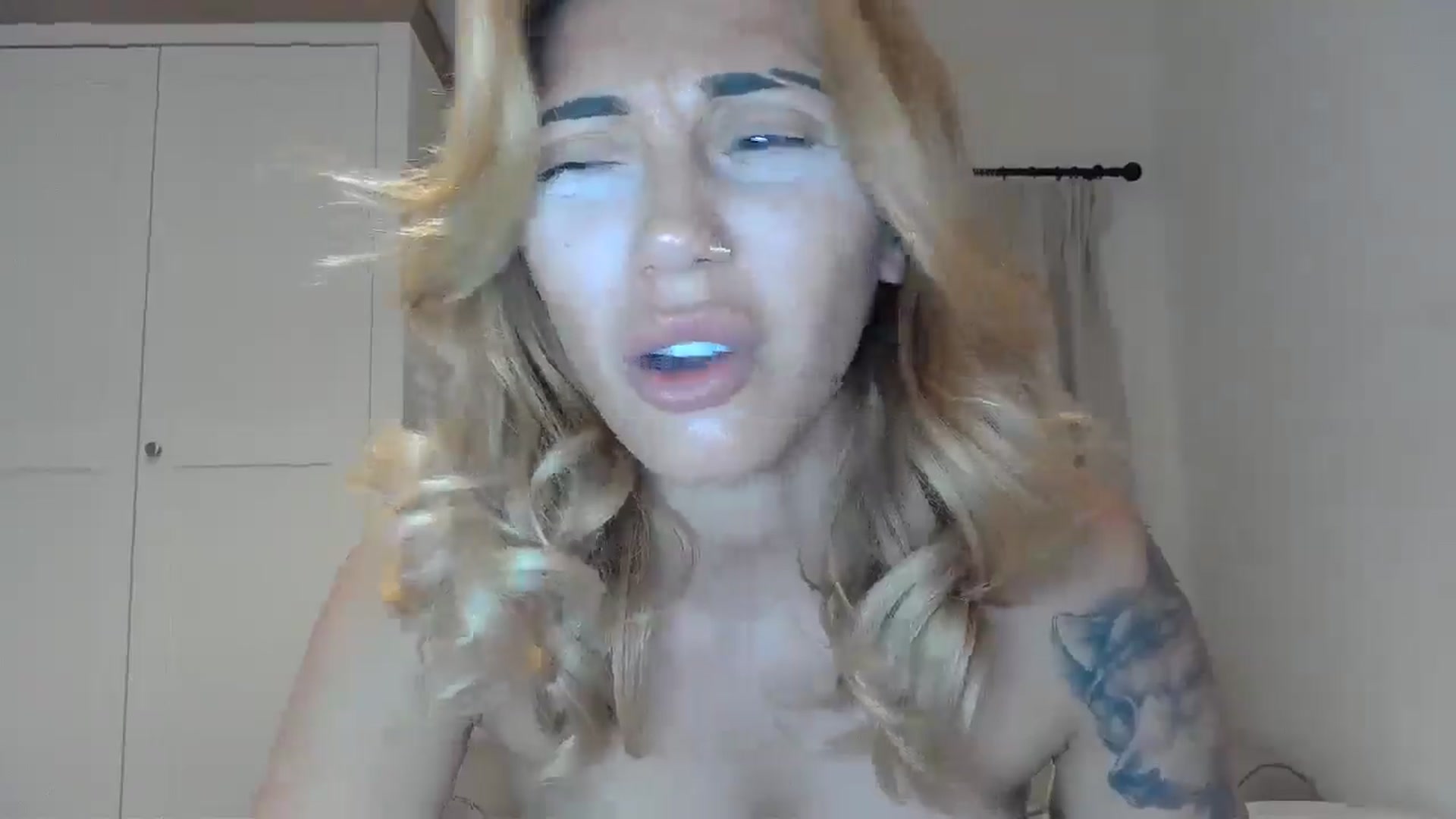 Gallery image thumbnail from EnglishRose3's myfreecams stream on, 08/11/2025, 08:38 image 19 of 20