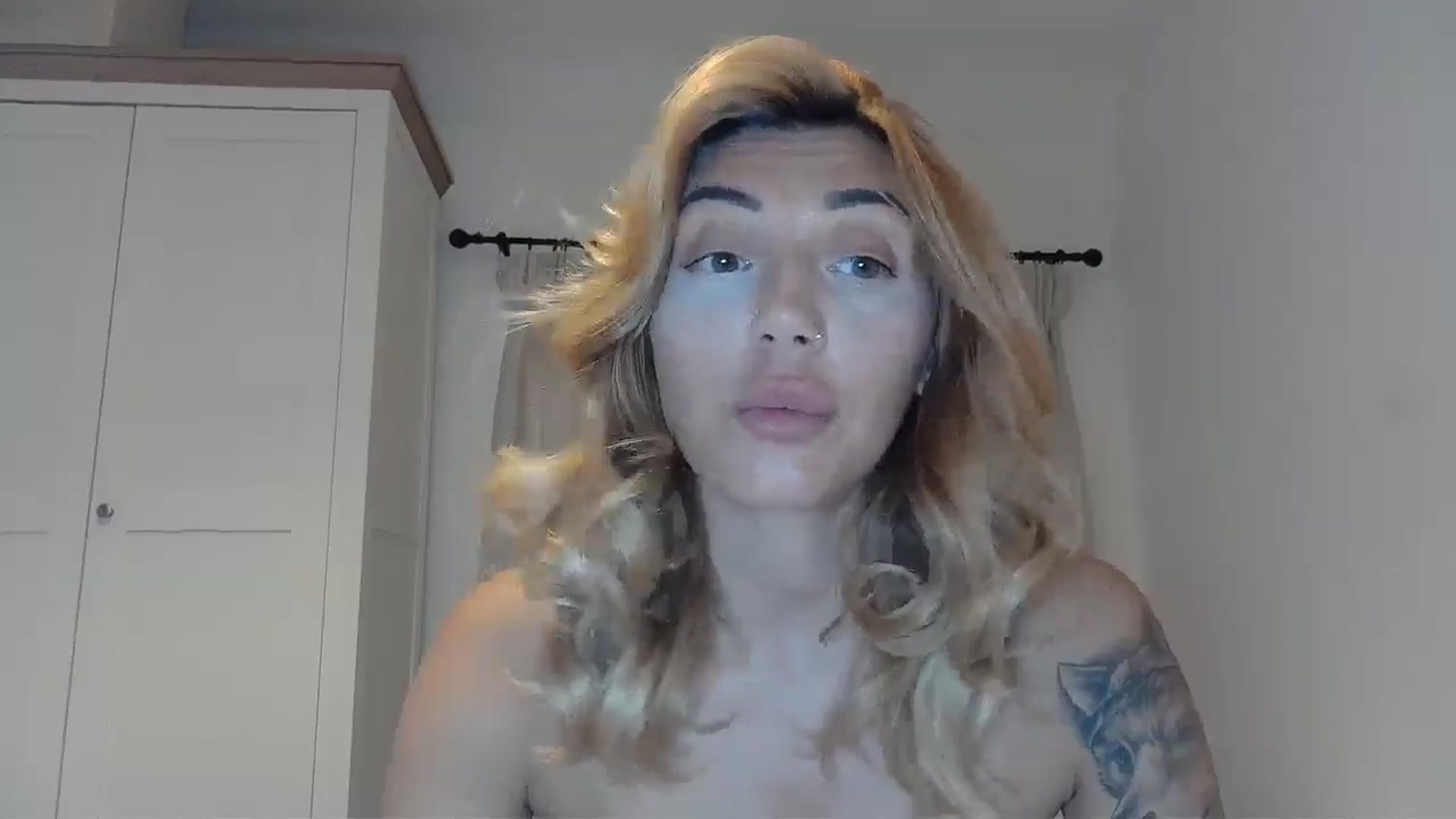 Gallery image thumbnail from EnglishRose3's myfreecams stream on, 08/11/2025, 08:38 image 15 of 20