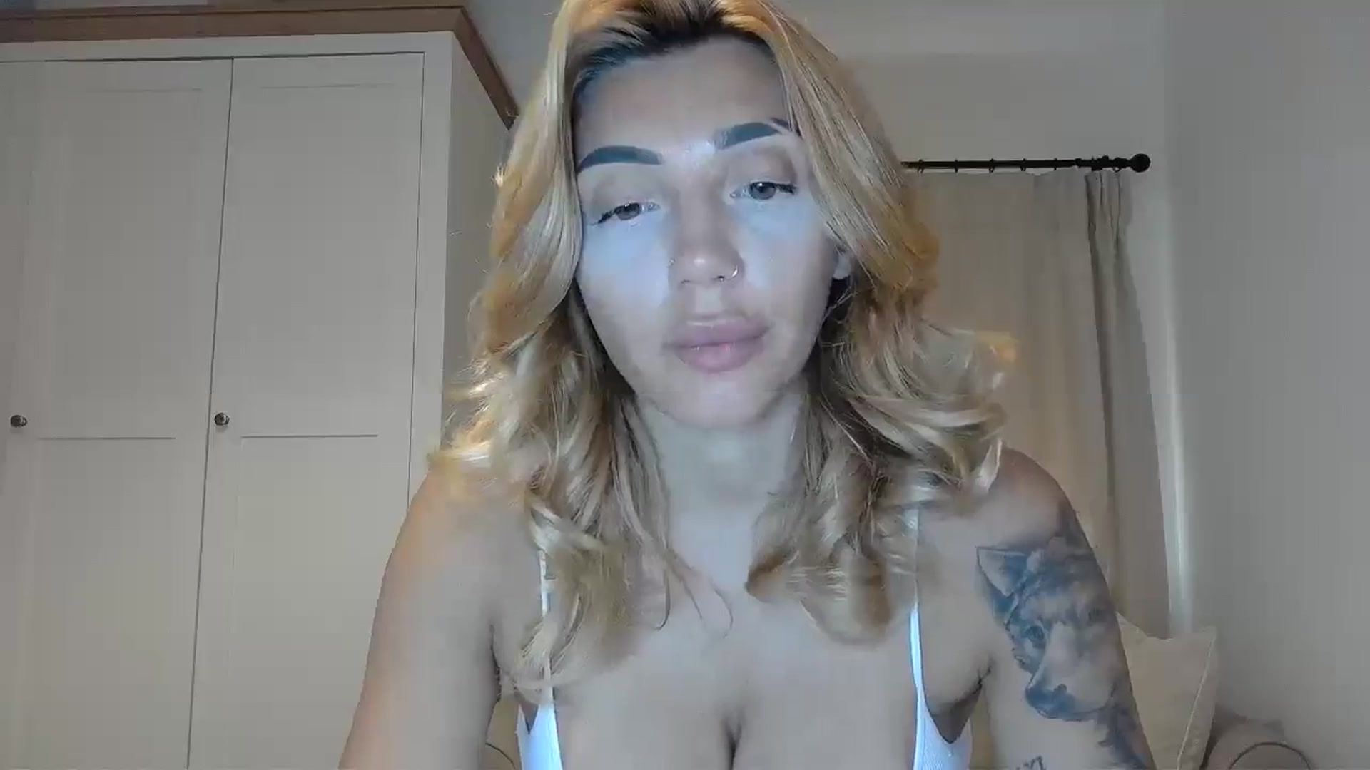 Gallery image thumbnail from EnglishRose3's myfreecams stream on, 08/14/2025, 07:51 image 5 of 20
