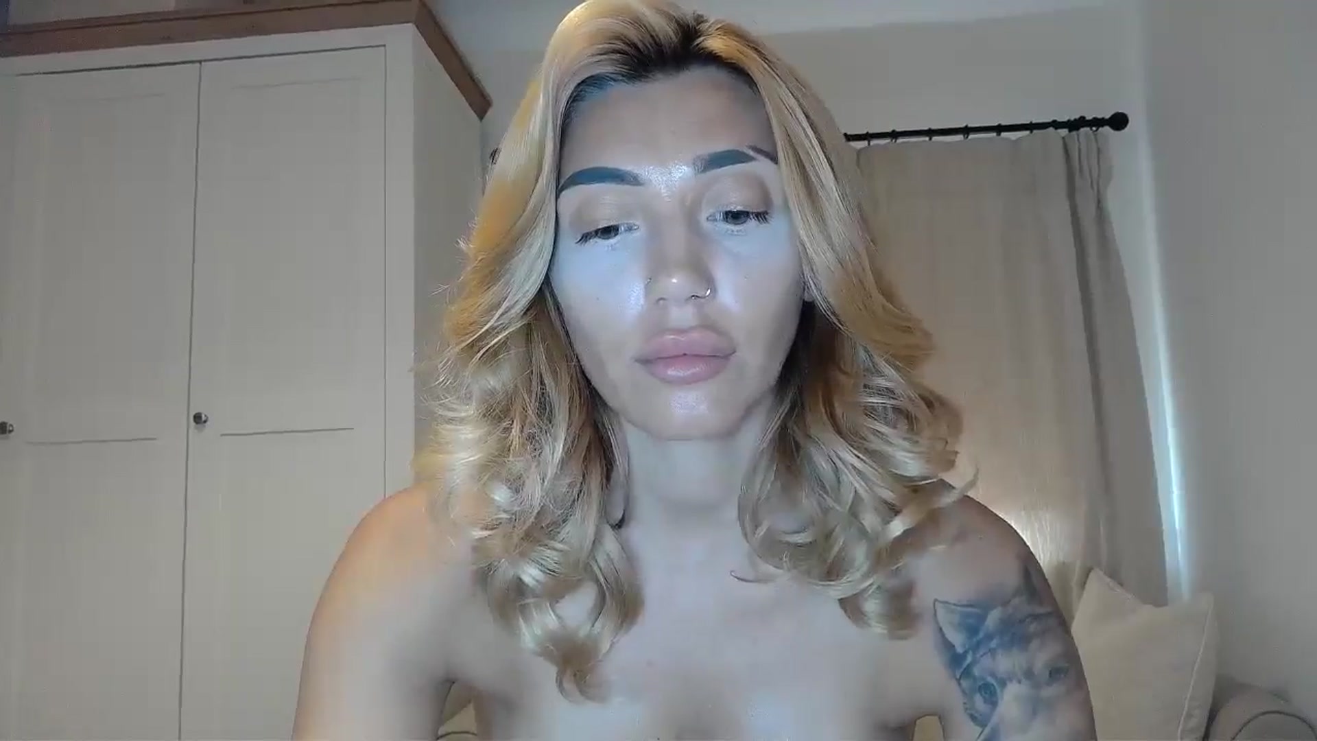 Gallery image thumbnail from EnglishRose3's myfreecams stream on, 08/14/2025, 08:10 image 4 of 20