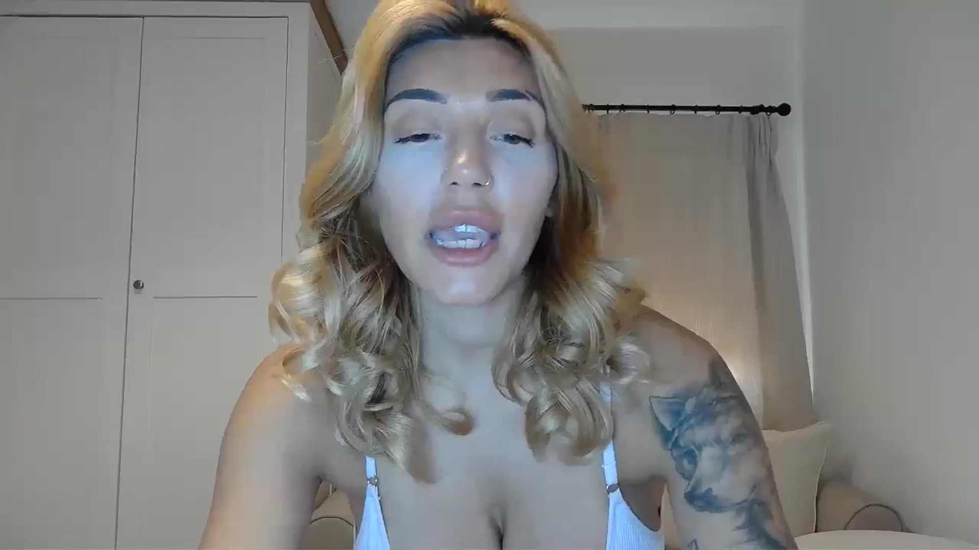Gallery image thumbnail from EnglishRose3's myfreecams stream on, 08/15/2025, 07:39 image 4 of 20