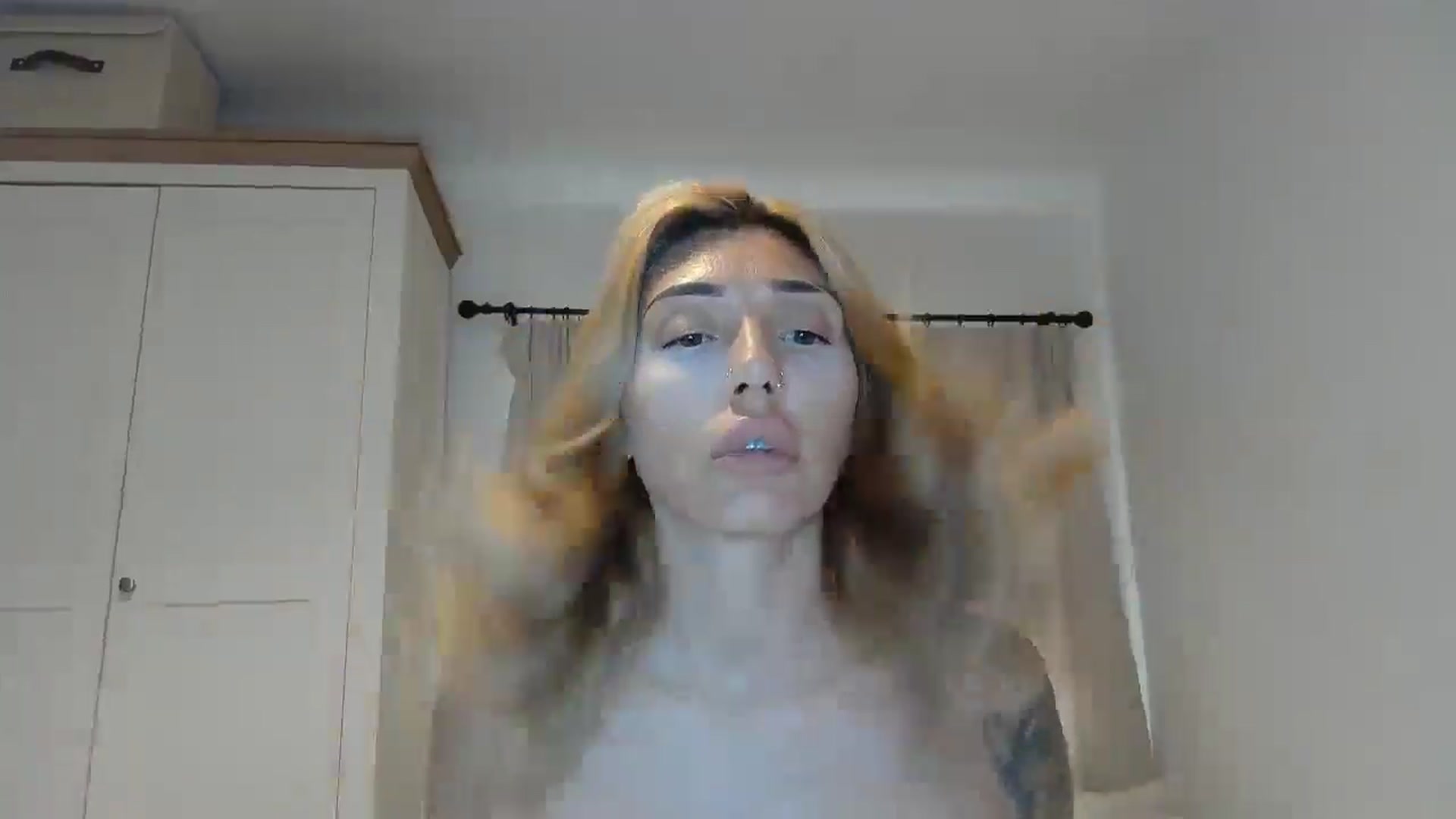 Gallery image thumbnail from EnglishRose3's myfreecams stream on, 08/15/2025, 07:39 image 9 of 20