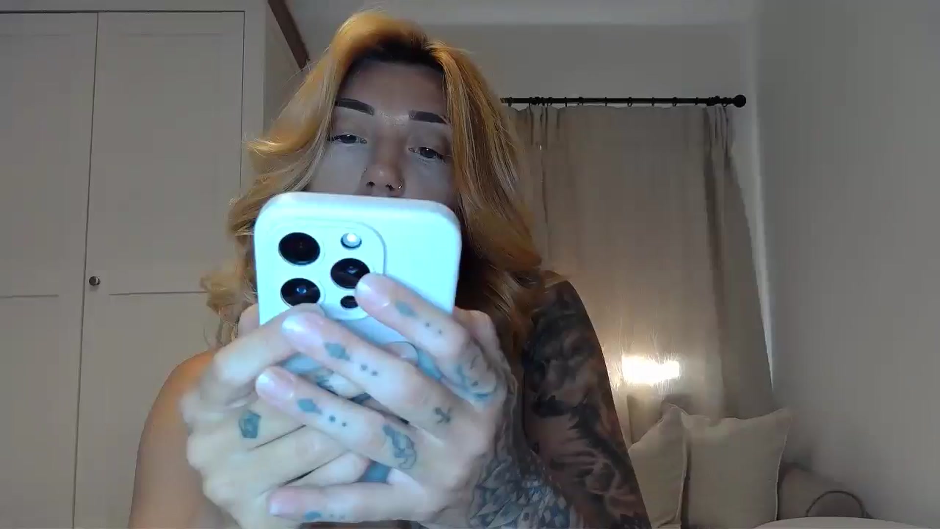 Gallery image thumbnail from EnglishRose3's myfreecams stream on, 08/15/2025, 07:39 image 16 of 20