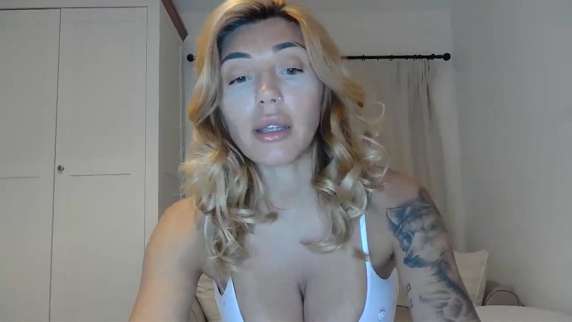 Gallery image thumbnail from EnglishRose3's myfreecams stream on, 08/18/2025, 07:37 image 6 of 20