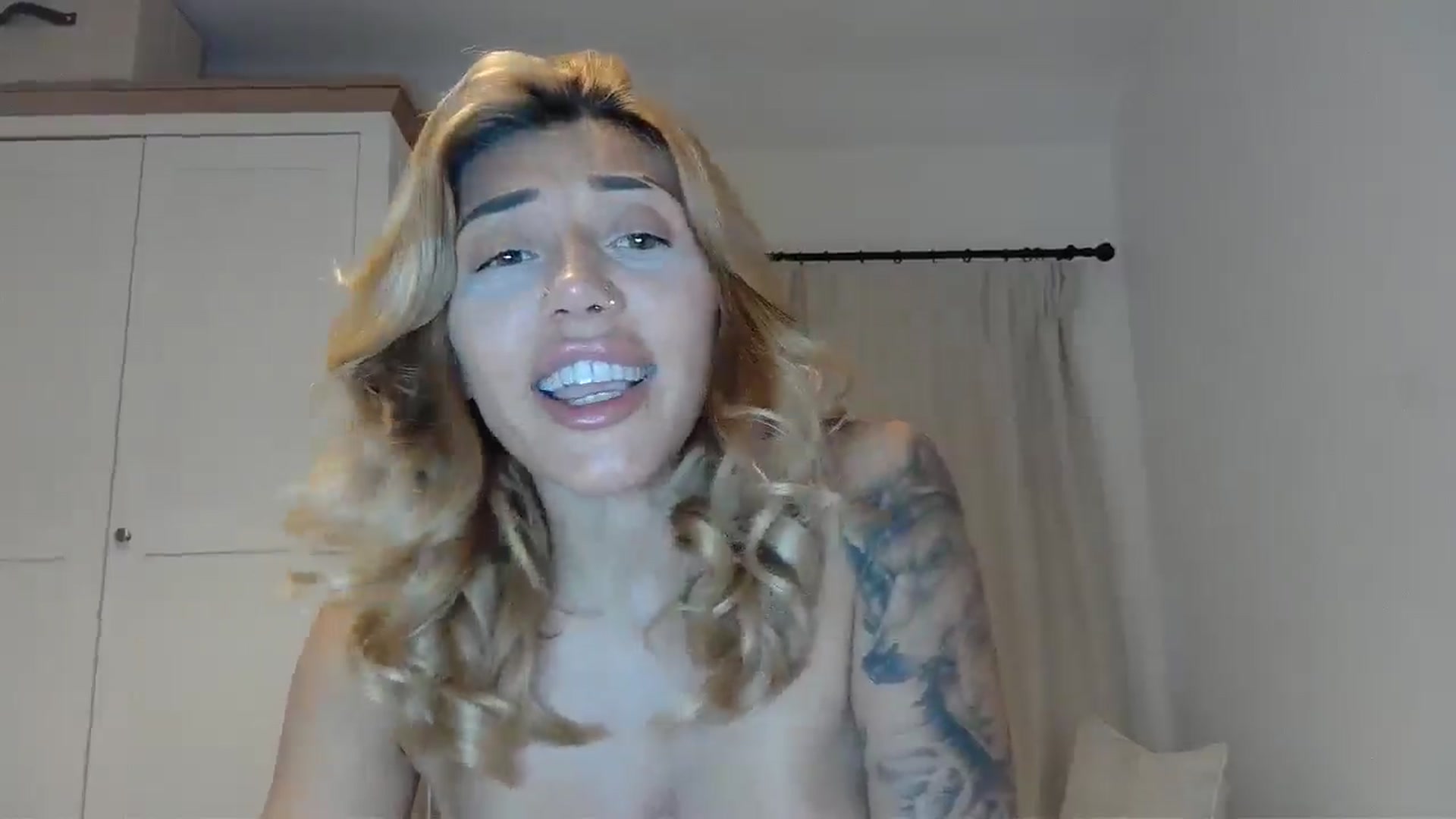 Gallery image thumbnail from EnglishRose3's myfreecams stream on, 08/18/2025, 07:37 image 3 of 20