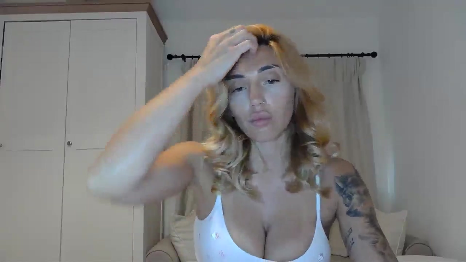 Gallery image thumbnail from EnglishRose3's myfreecams stream on, 08/18/2025, 08:09 image 2 of 20