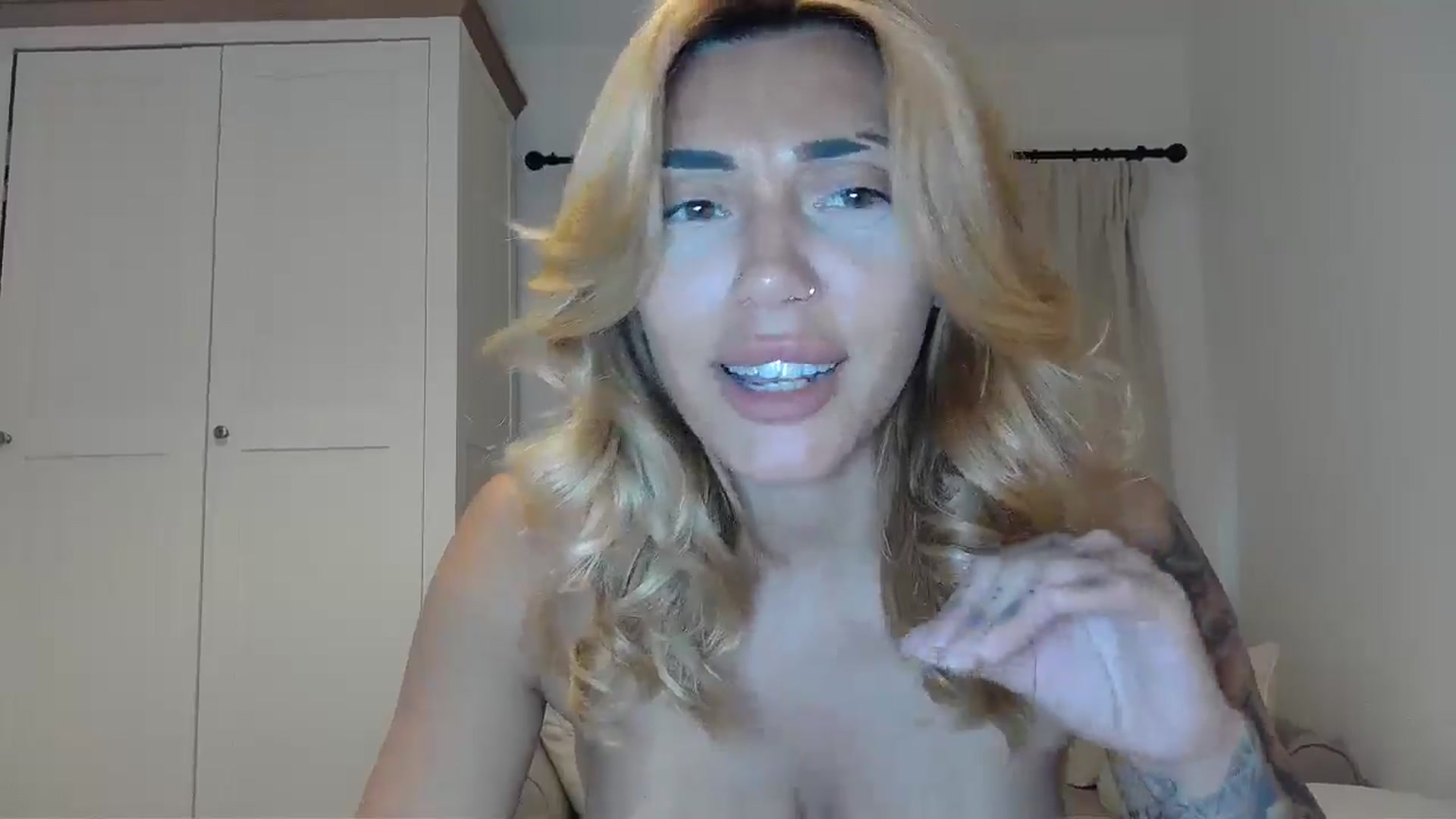 Gallery image thumbnail from EnglishRose3's myfreecams stream on, 08/18/2025, 08:09 image 13 of 20