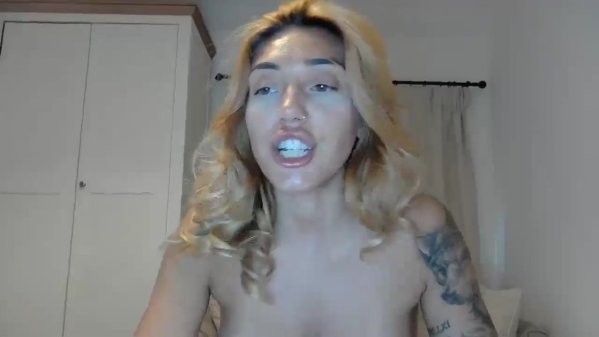 Gallery image thumbnail from EnglishRose3's myfreecams stream on, 08/18/2025, 08:48 image 14 of 20