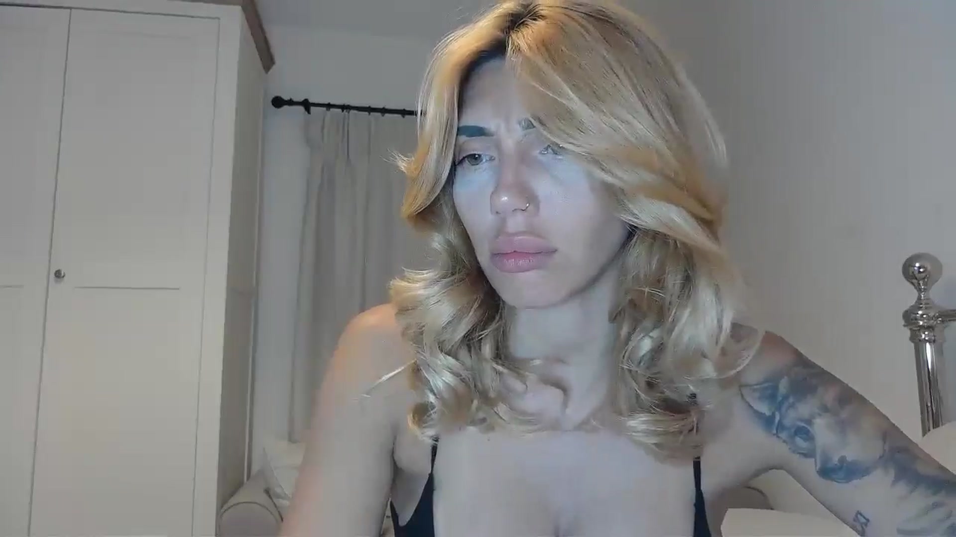 Gallery image thumbnail from EnglishRose3's myfreecams stream on, 08/19/2025, 21:00 image 17 of 20