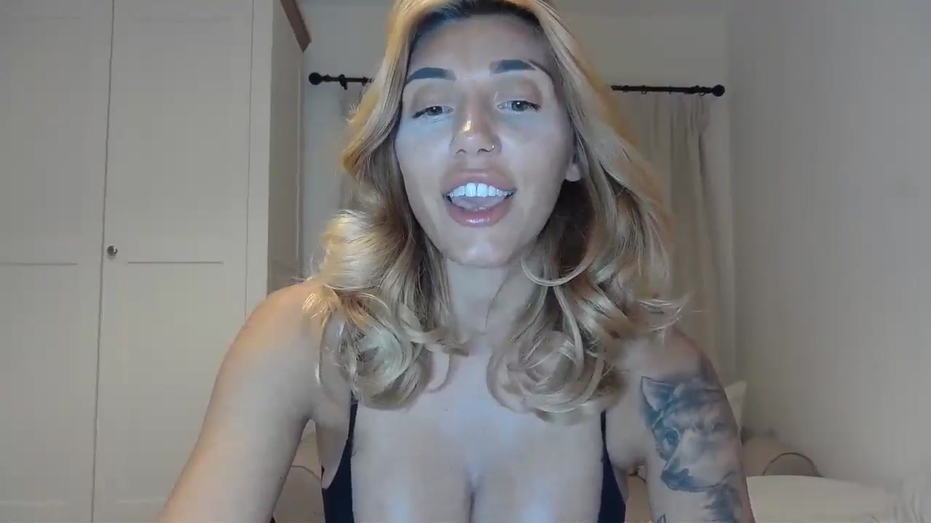 Gallery image thumbnail from EnglishRose3's myfreecams stream on, 08/19/2025, 22:30 image 18 of 20