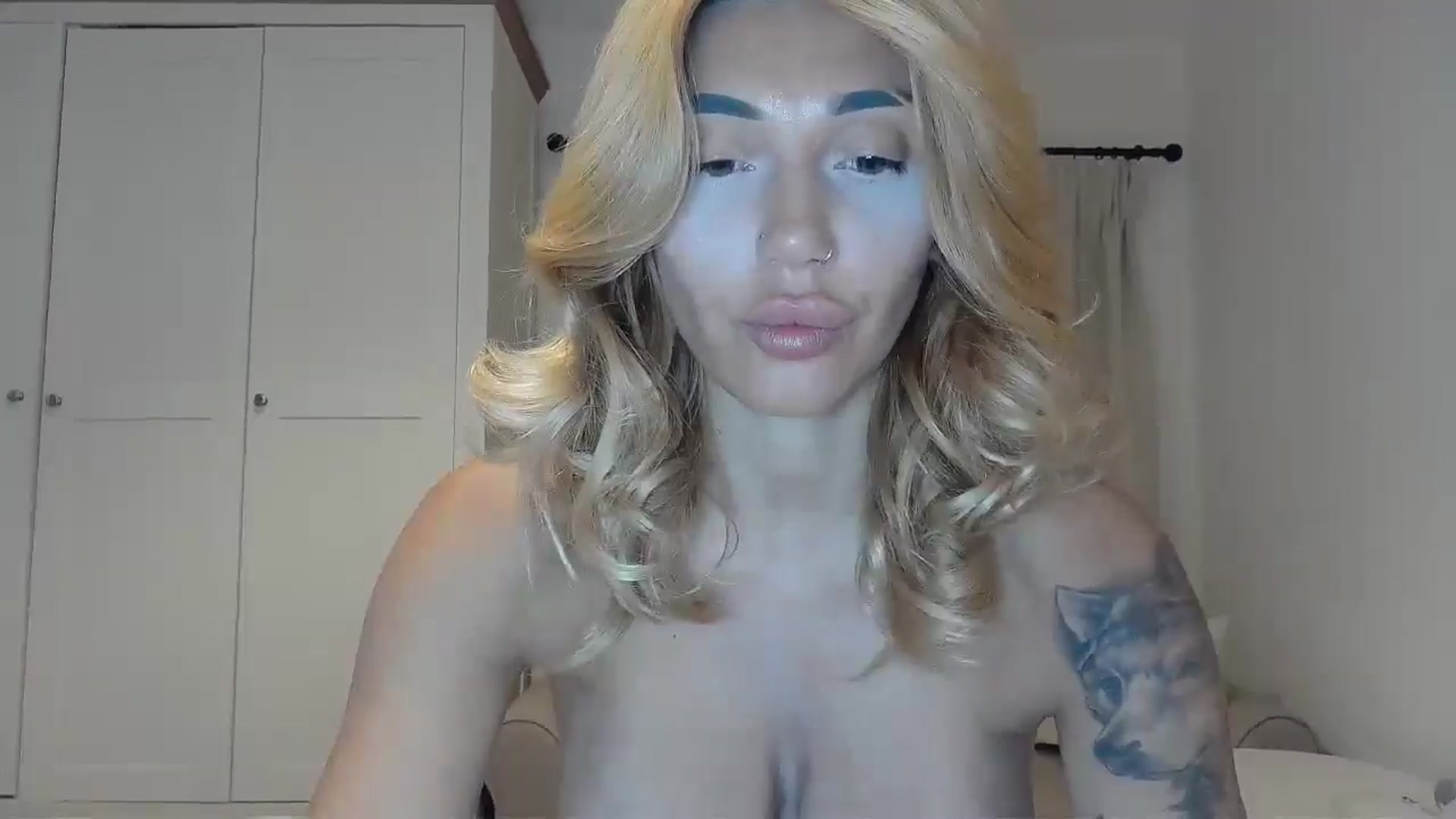 Gallery image thumbnail from EnglishRose3's myfreecams stream on, 08/21/2025, 07:22 image 10 of 20